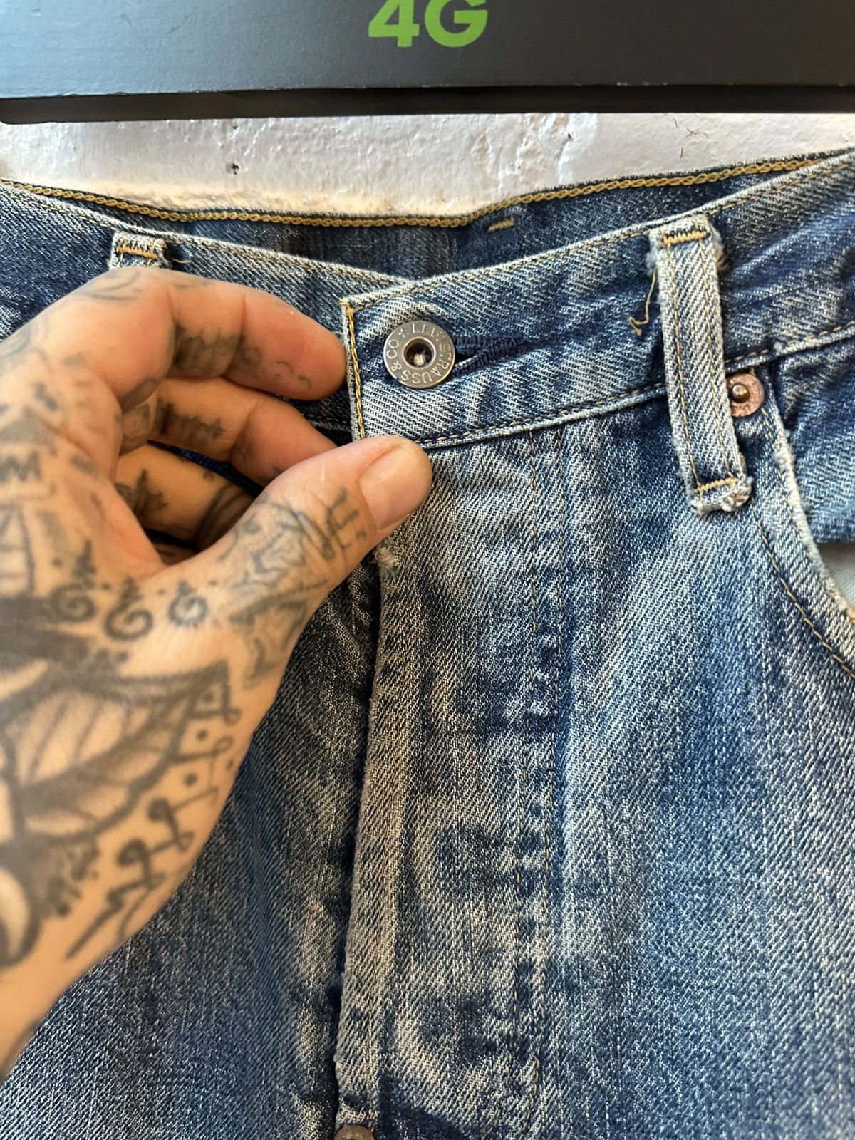 Levi's Vintage Clothing Vintage 60s Levi thrashed blue jeans buckle back Size US 33 - 5 Thumbnail
