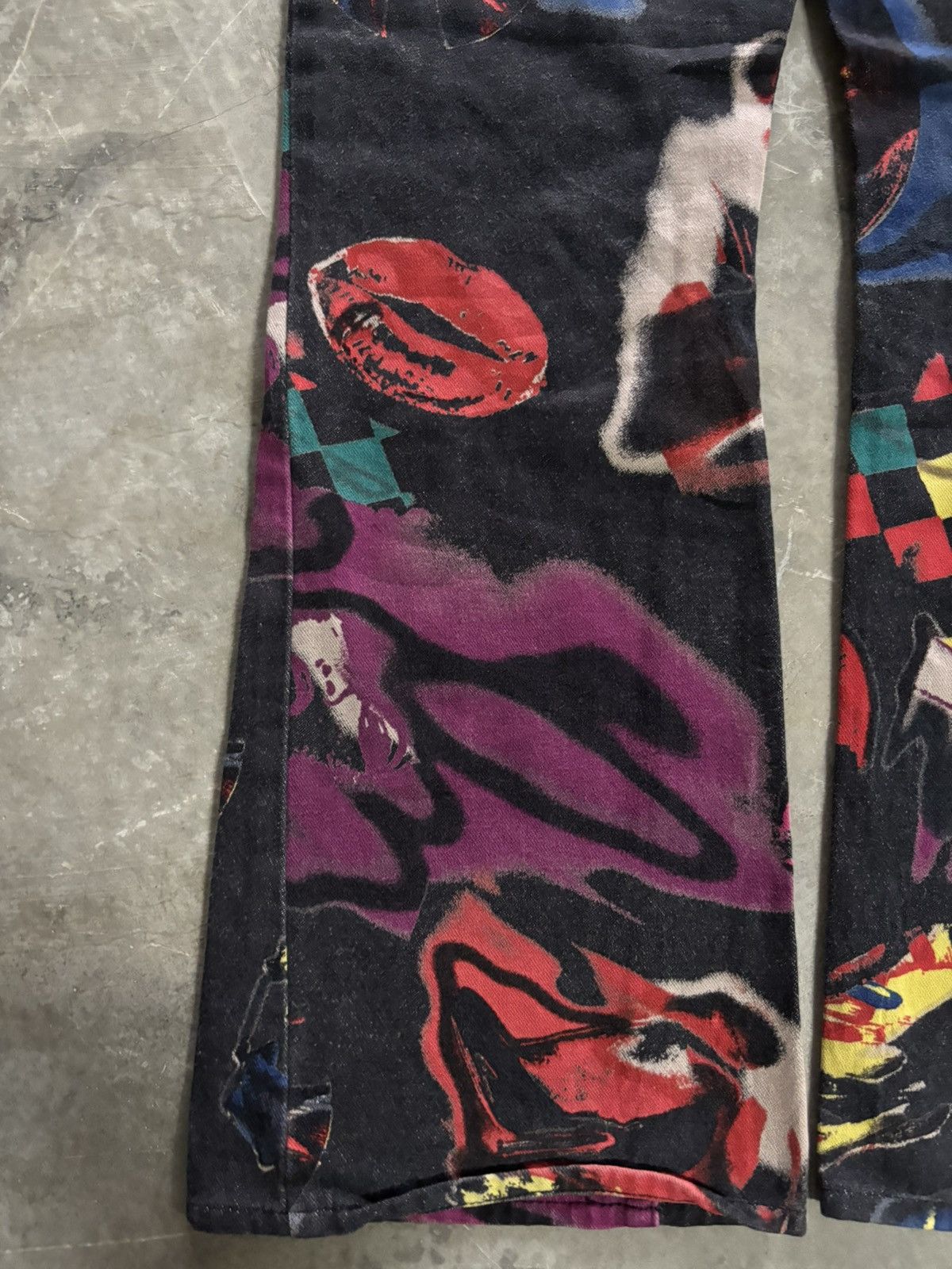 Versace VERSACE JEANS COUTURE bootcut flare jeans crazy overprint Size US 30 / EU 46 - 22 Thumbnail
