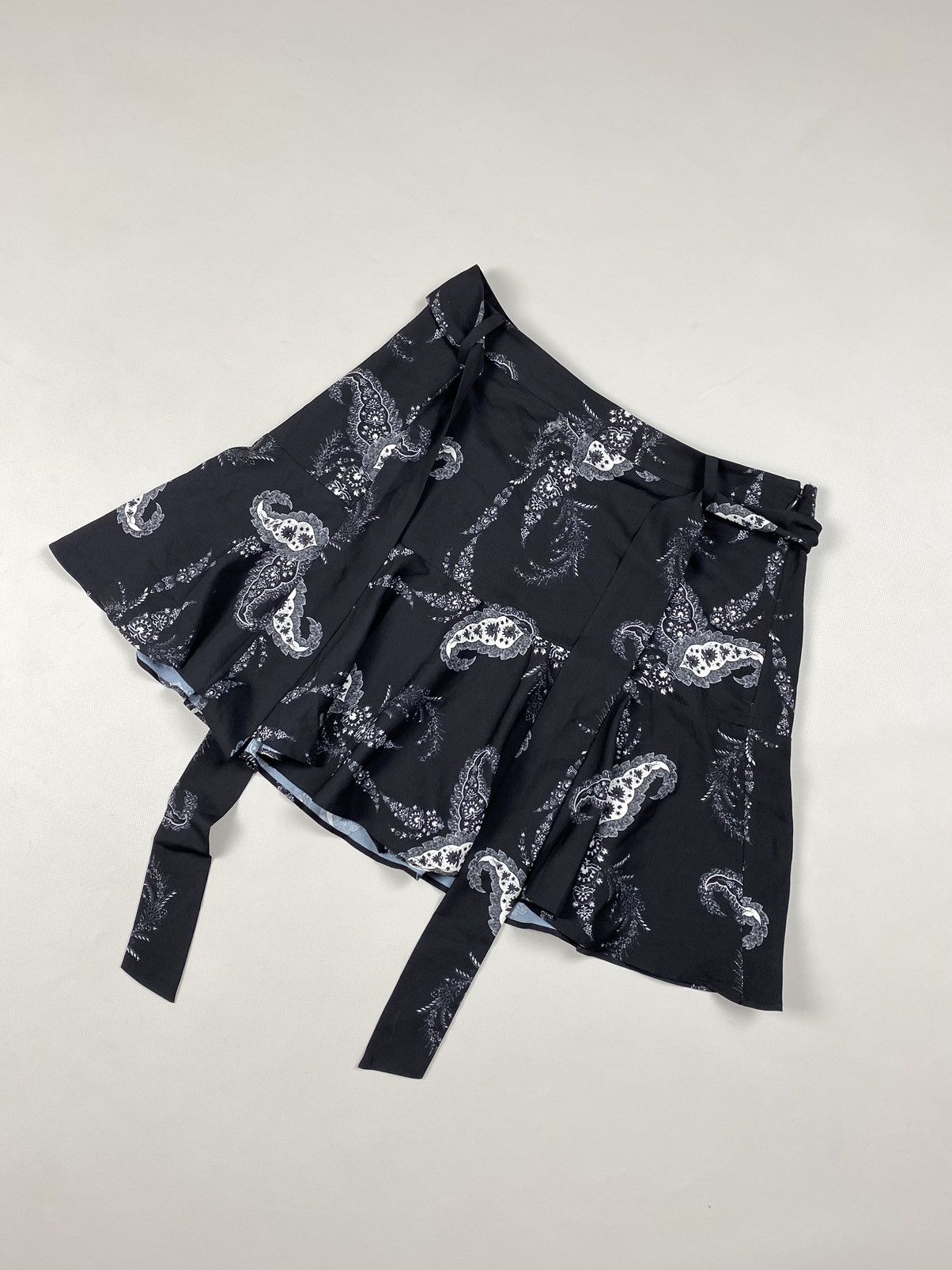 Allsaints Allsaints Frida Kashmir ladies skirt / skort size US 4 EU 36 Size 27" / US 4 / IT 40 - 4 Thumbnail