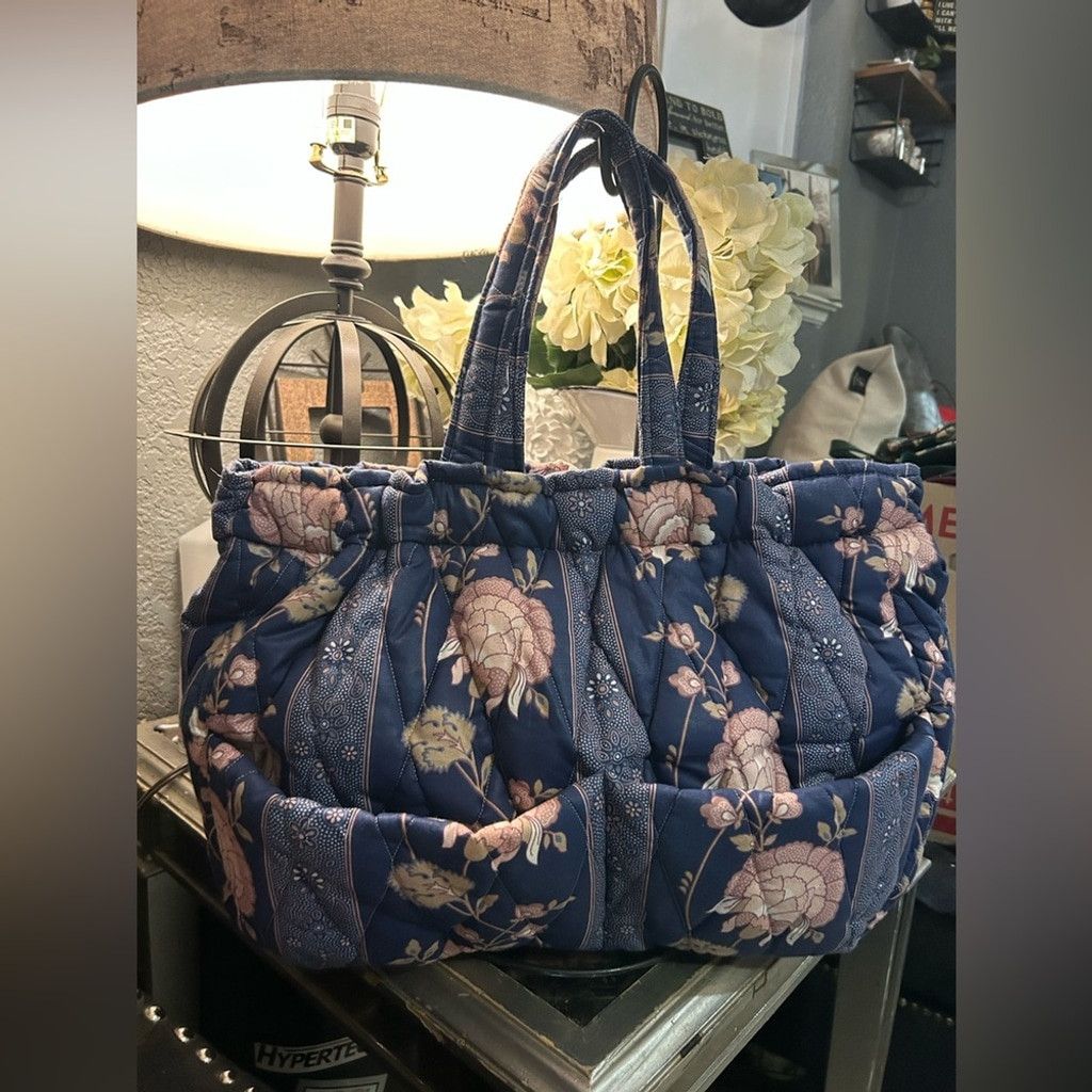 Other 1980 tote folks vintage Navy blue floral quilted tote bag Size ONE SIZE - 1 Thumbnail