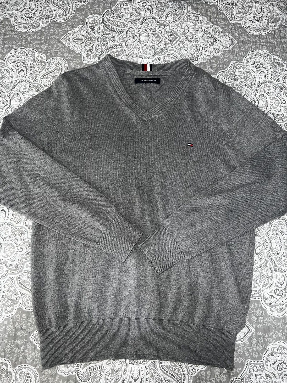 Tommy Hilfiger Tommy Hilfiger Gray V-Neck Sweater Size US M / EU 48-50 / 2 - 7 Thumbnail