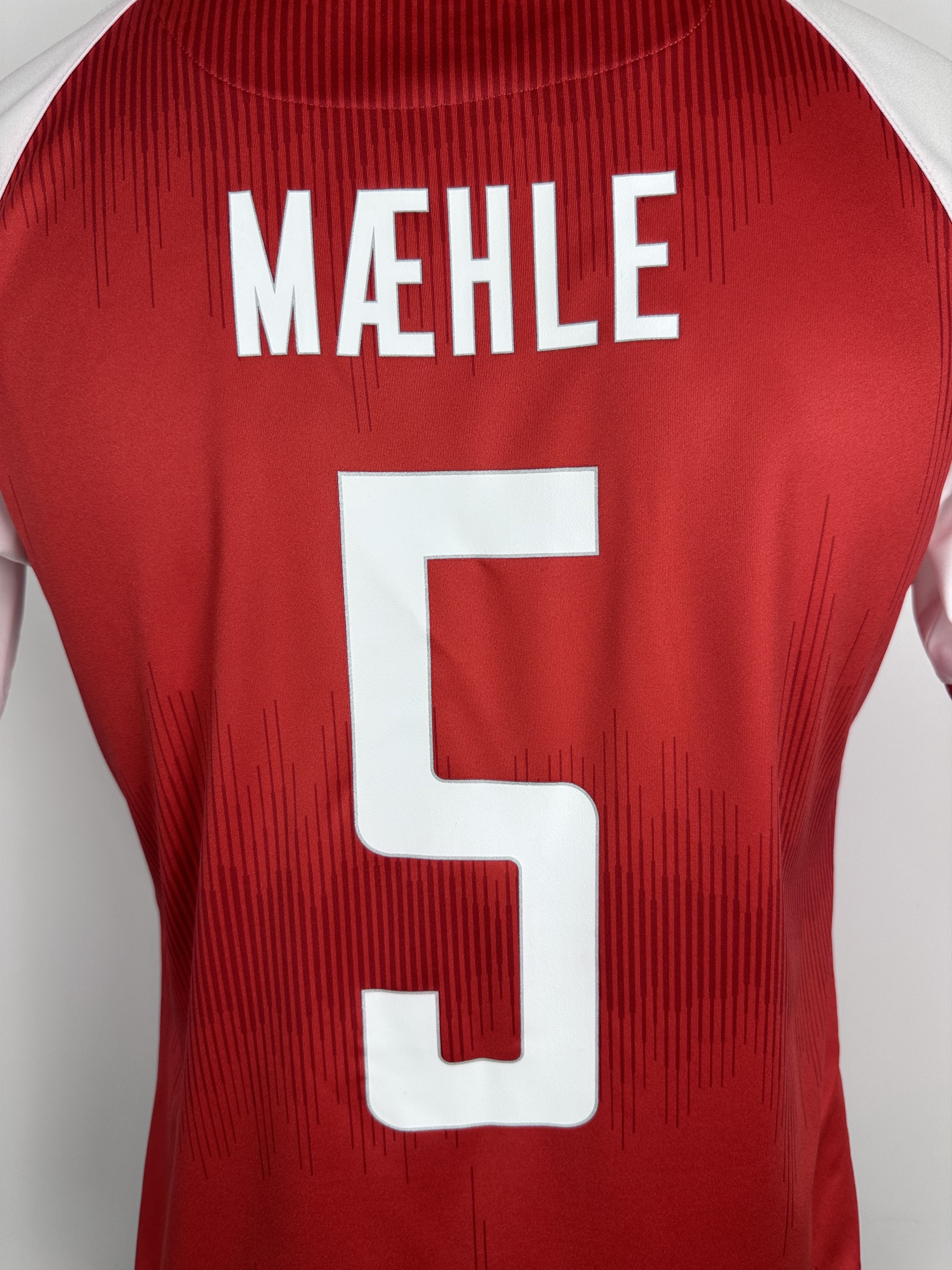 Hummel DENMARK 2021 2022 FOOTBALL SHIRT SOCCER JERSEY #5 MAEHLE Size US M / EU 48-50 / 2 - 2 Thumbnail