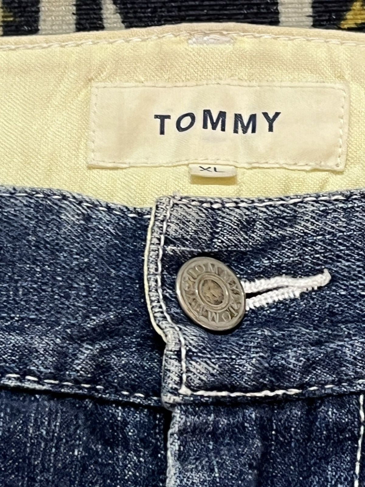 Tommy Jeans Vintage Tommy Shorts Baggy Embroidded Deni Size US 37 - 8 Thumbnail