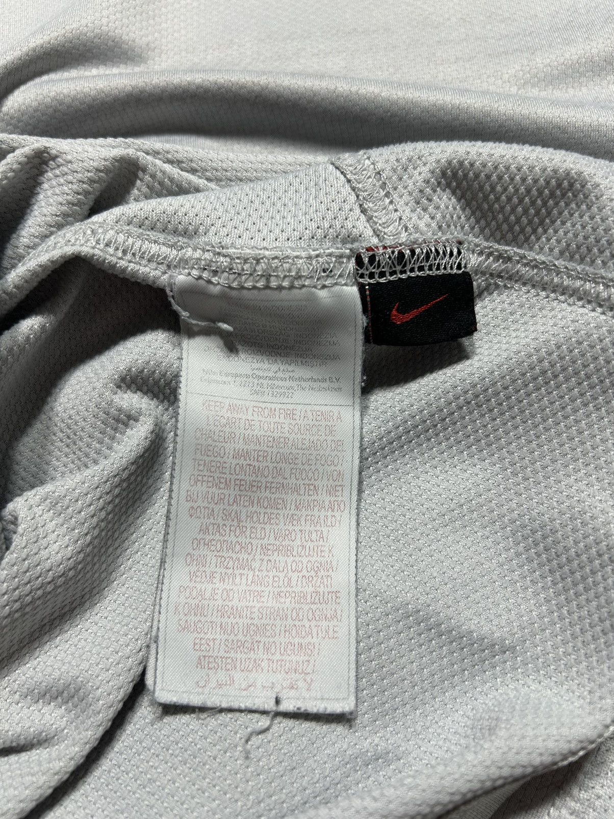 Vintage Vintage Nike Arsenal 2007 2008 Away Jersey T-Shirt Size US M / EU 48-50 / 2 - 10 Thumbnail