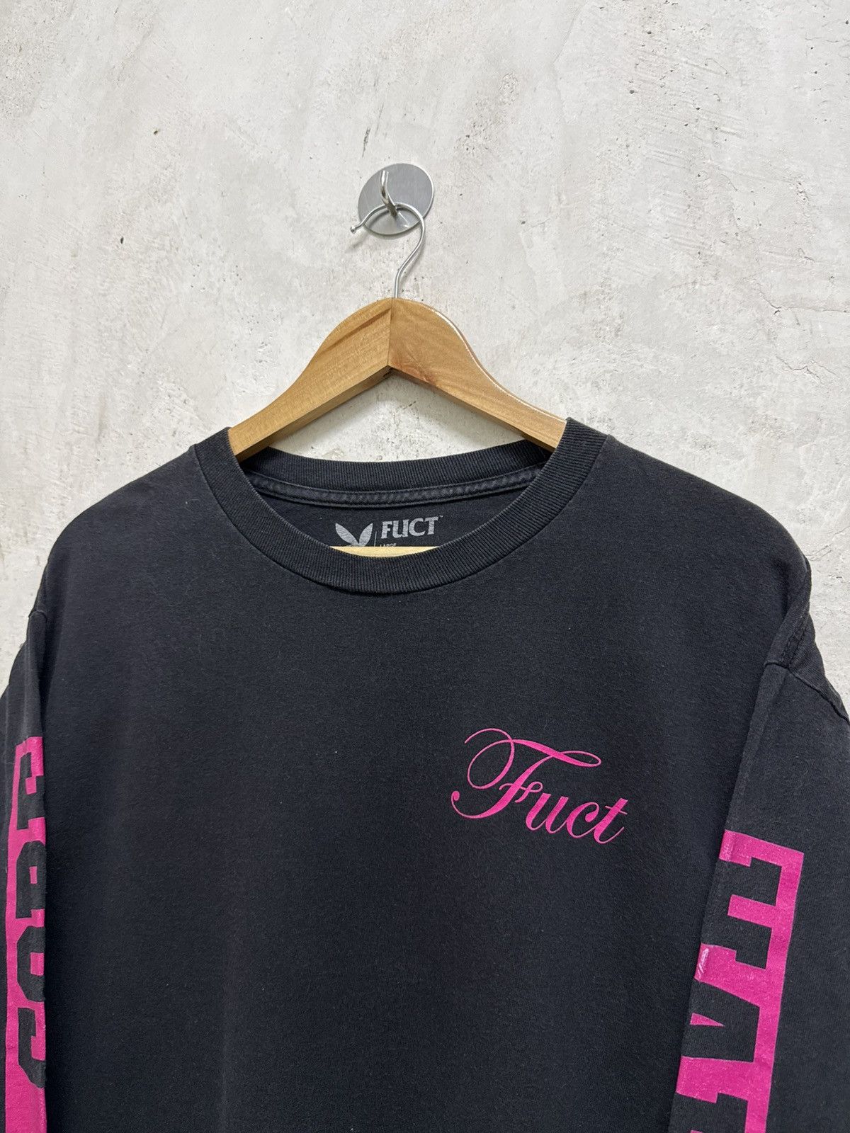 FUCT FUCT Lil Kim Mugshot “Hard Core” on Sleeve LS shirt Size US L / EU 52-54 / 3 - 5 Thumbnail