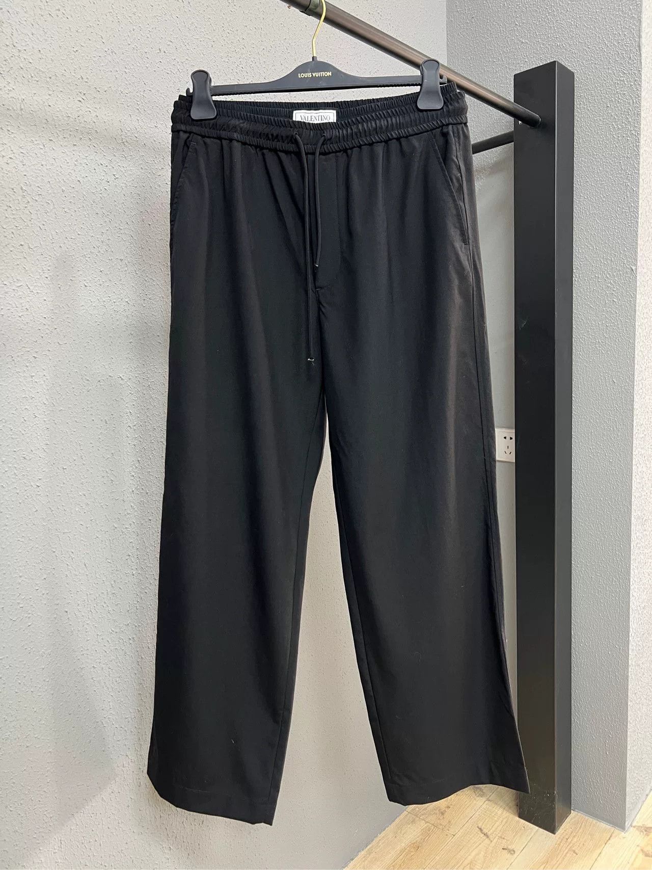 Valentino Valentino Black Casual Pants for Women Size 42" / US 20 - 1 Thumbnail