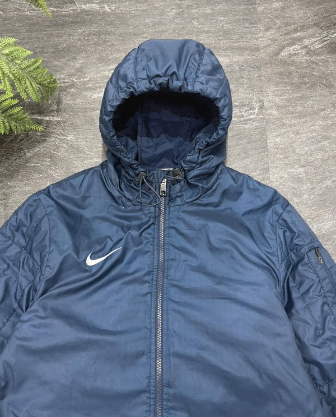 Nike 90s Nike Vintage Swoosh Logo Retro Down Jacket Rare Size US L / EU 52-54 / 3 - 5 Thumbnail
