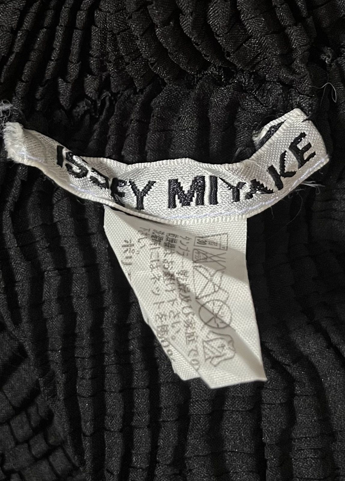 Homme Plisse Issey Miyake TAX FREE 🇺🇸 Vintage issey miyake pleats turtleneck shirt Size US S / EU 44-46 / 1 - 4 Thumbnail