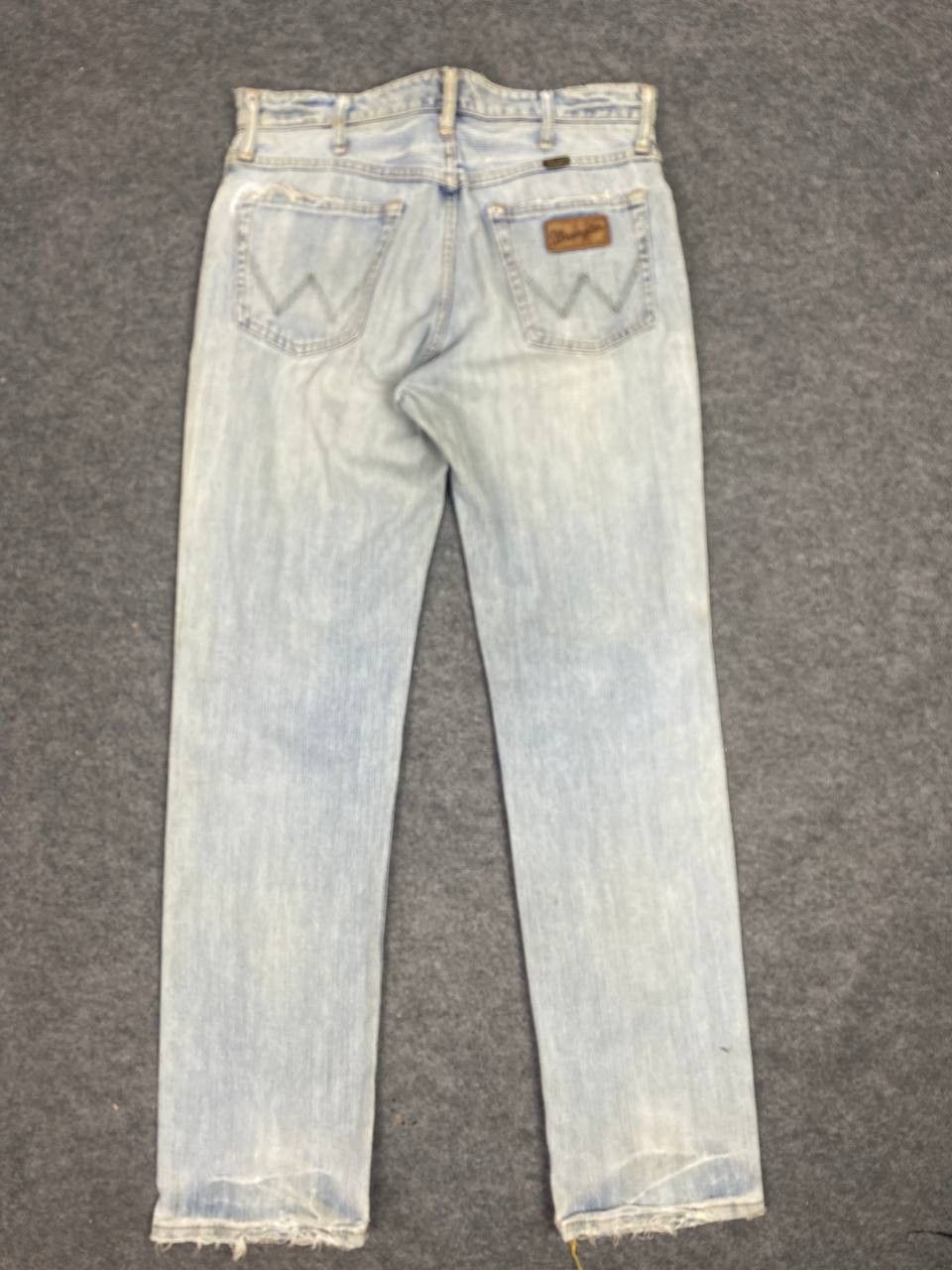 Wrangler vintage wrangler lightwash distressed denim Size US 33 - 2 Thumbnail