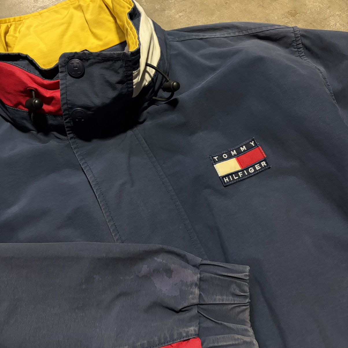Tommy Hilfiger Vintage Tommy Hilfiger Jacket Lightweight Sailing Logo 90s Size US XL / EU 56 / 4 - 5 Thumbnail