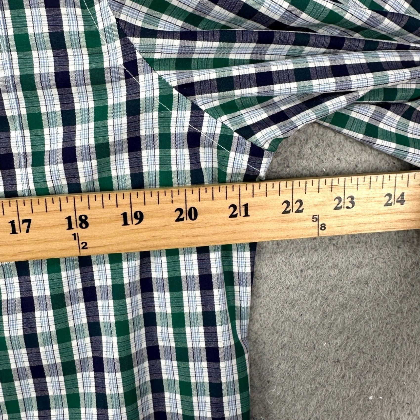 Banana Republic Banana Republic Shirt Dress Mens Medium 15-15.5 33-34 Blue Green Plaid Slim Fit Shirt Dress Mens Blue Plaid Slim Fit Mens Clothing Size 40R - 7 Thumbnail