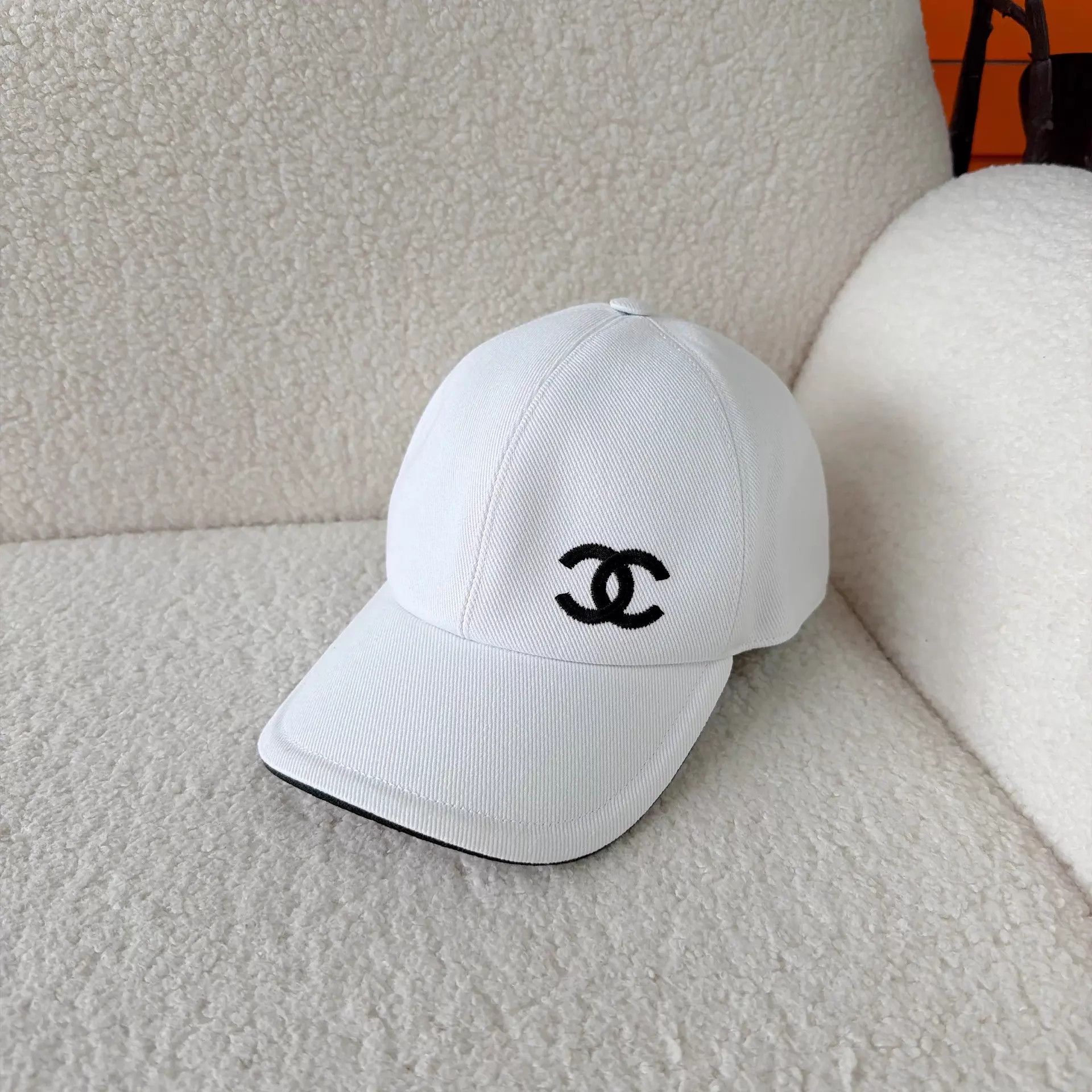 Chanel Chanel 25P White Embroidered Logo Cap Size ONE SIZE - 1 Thumbnail