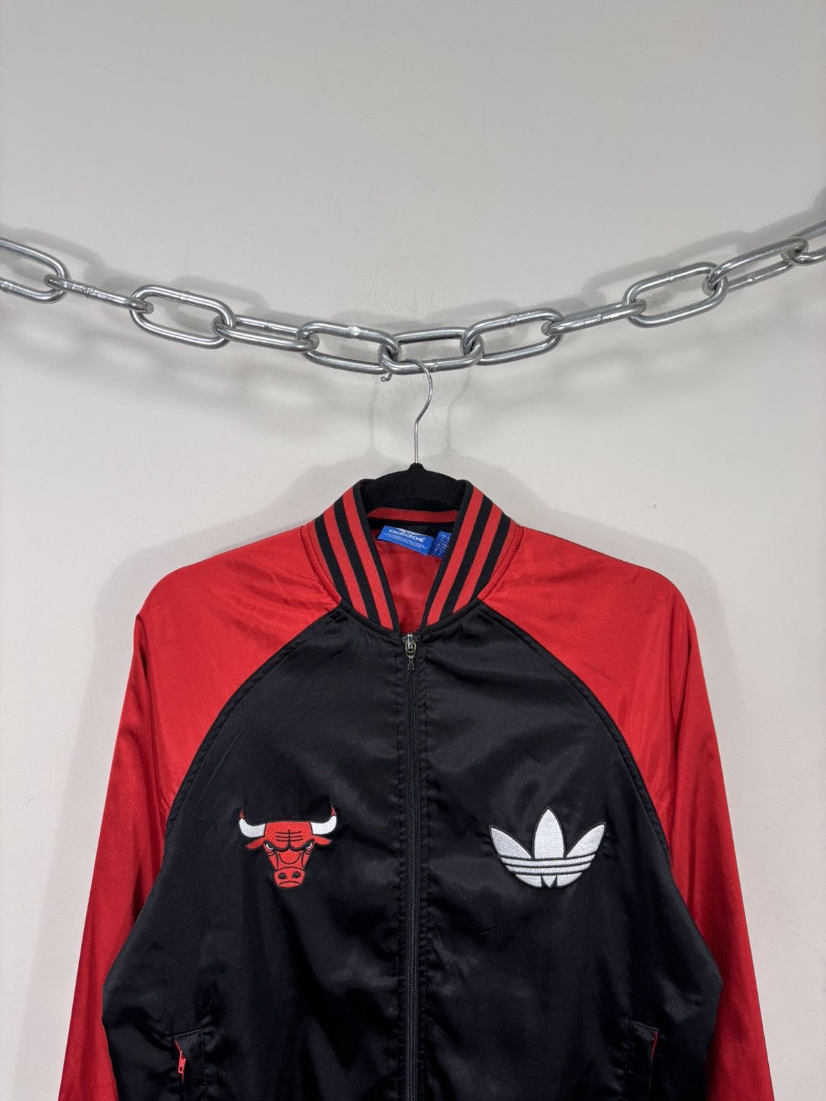 Adidas Adidas Chicago Bulls 2013 Men’s Rare NBA Satin Bomber Jacket Size US S / EU 44-46 / 1 - 3 Thumbnail