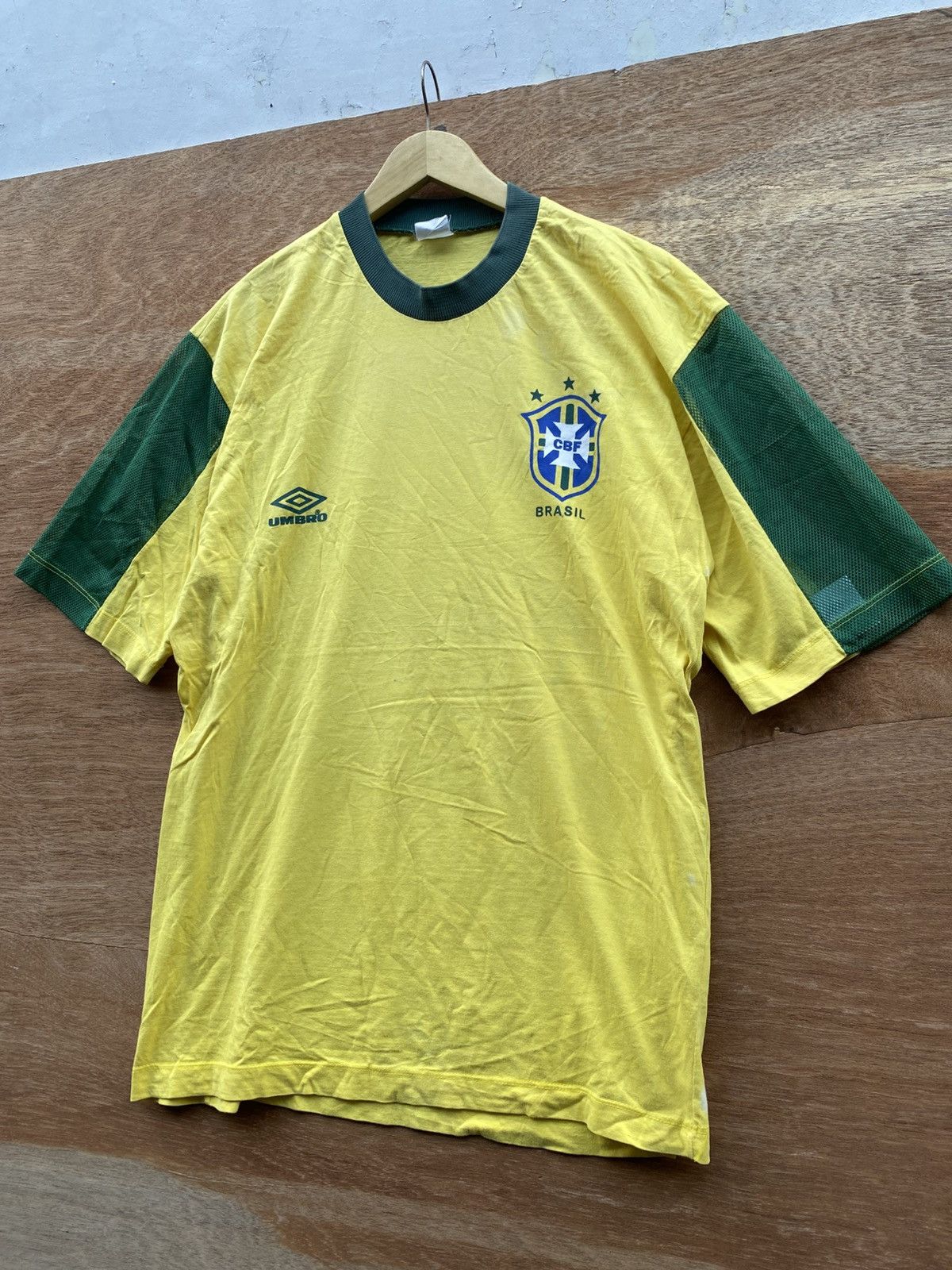 Umbro Vintage 90s umbro brasil sleeve mesh tshirt Size US L / EU 52-54 / 3 - 3 Thumbnail