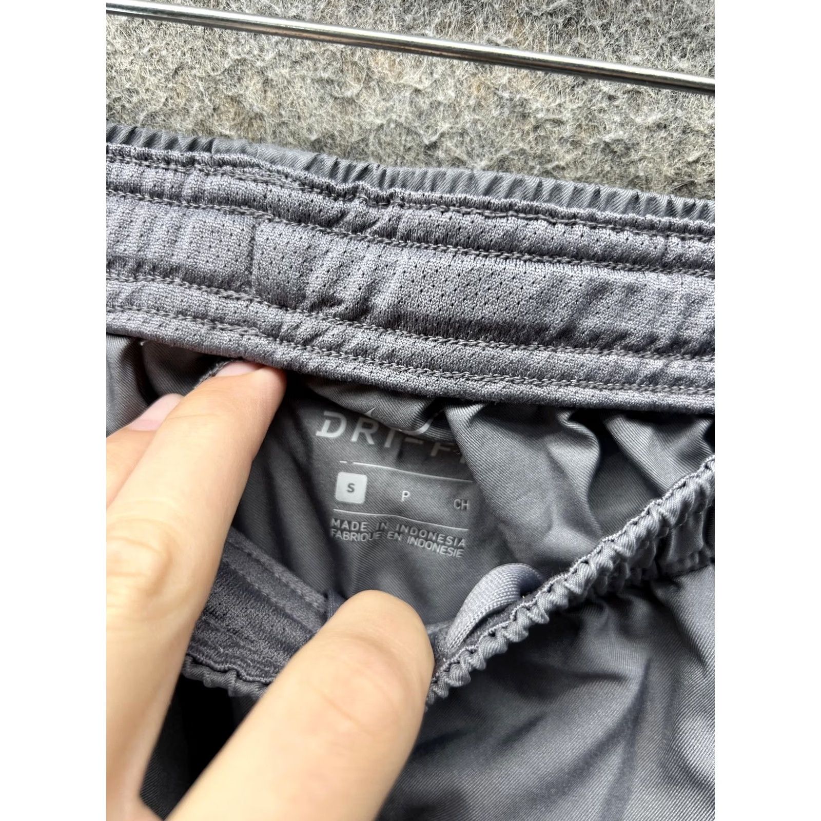 Nike Nike Dri-FIT Shorts Mens Small Gray Athletic Running 7 Inseam 830821-036 Size US 29 - 2 Thumbnail