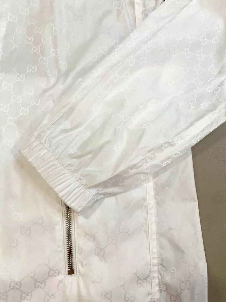 Gucci Gucci Size 38 White full logo hooded windbreaker jacket 250 Size US XXS / EU 40 - 7 Thumbnail