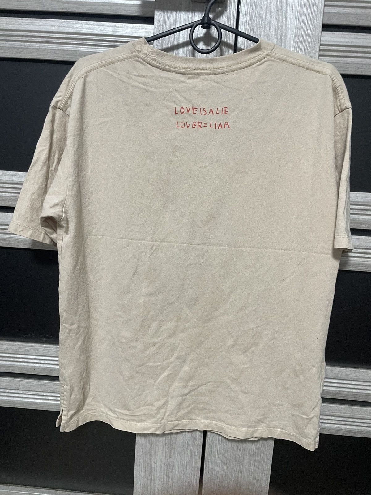 Jean-Michel Basquiat Uniqlo Jean-Michel Basquiat Vintage Love Is a Lie T-Shirt Size US M / EU 48-50 / 2 - 2 Thumbnail