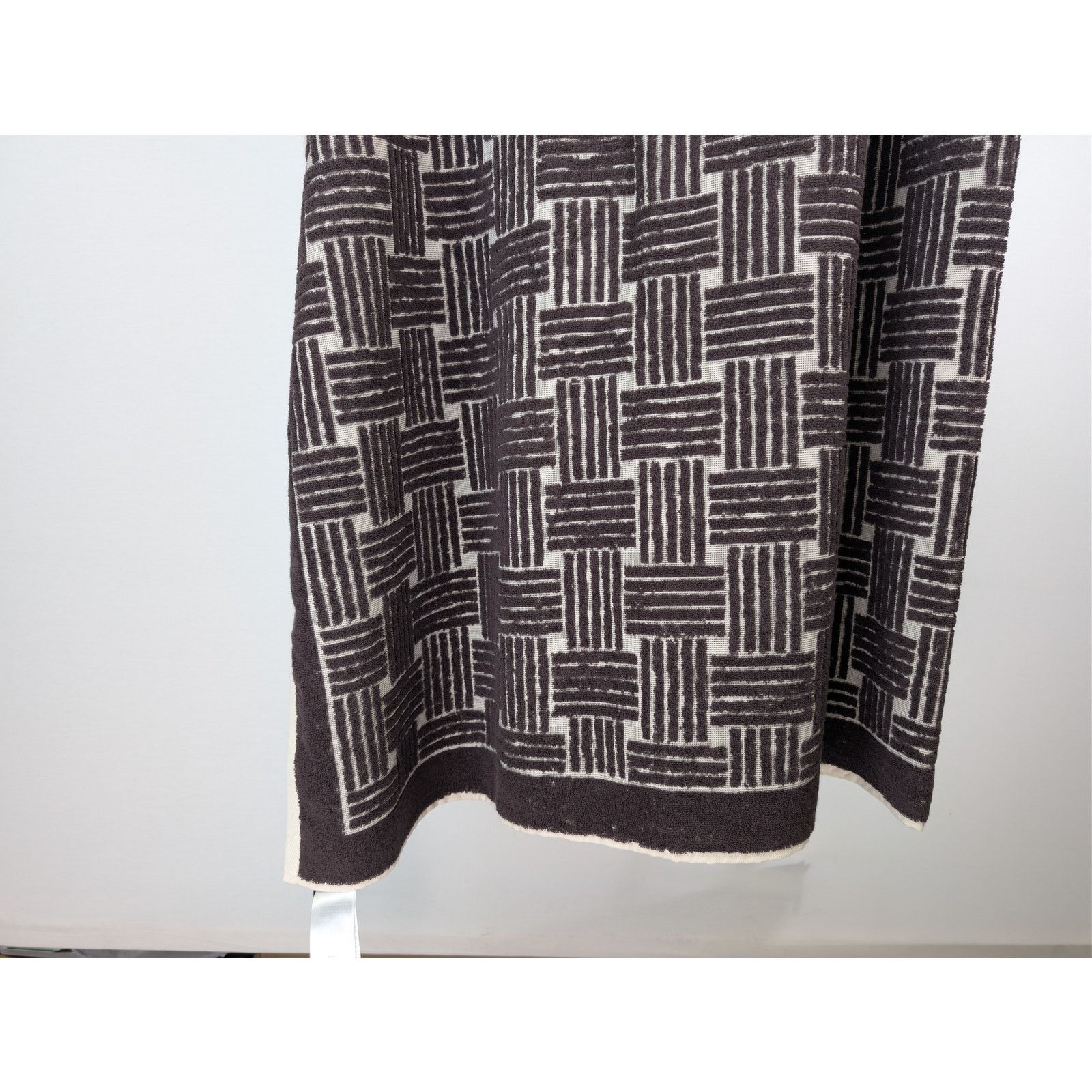 Bottega Veneta o1rshd1 Size:OS / Intreccio Jacquard Beach Towel Cream/Brown Size ONE SIZE - 3 Thumbnail