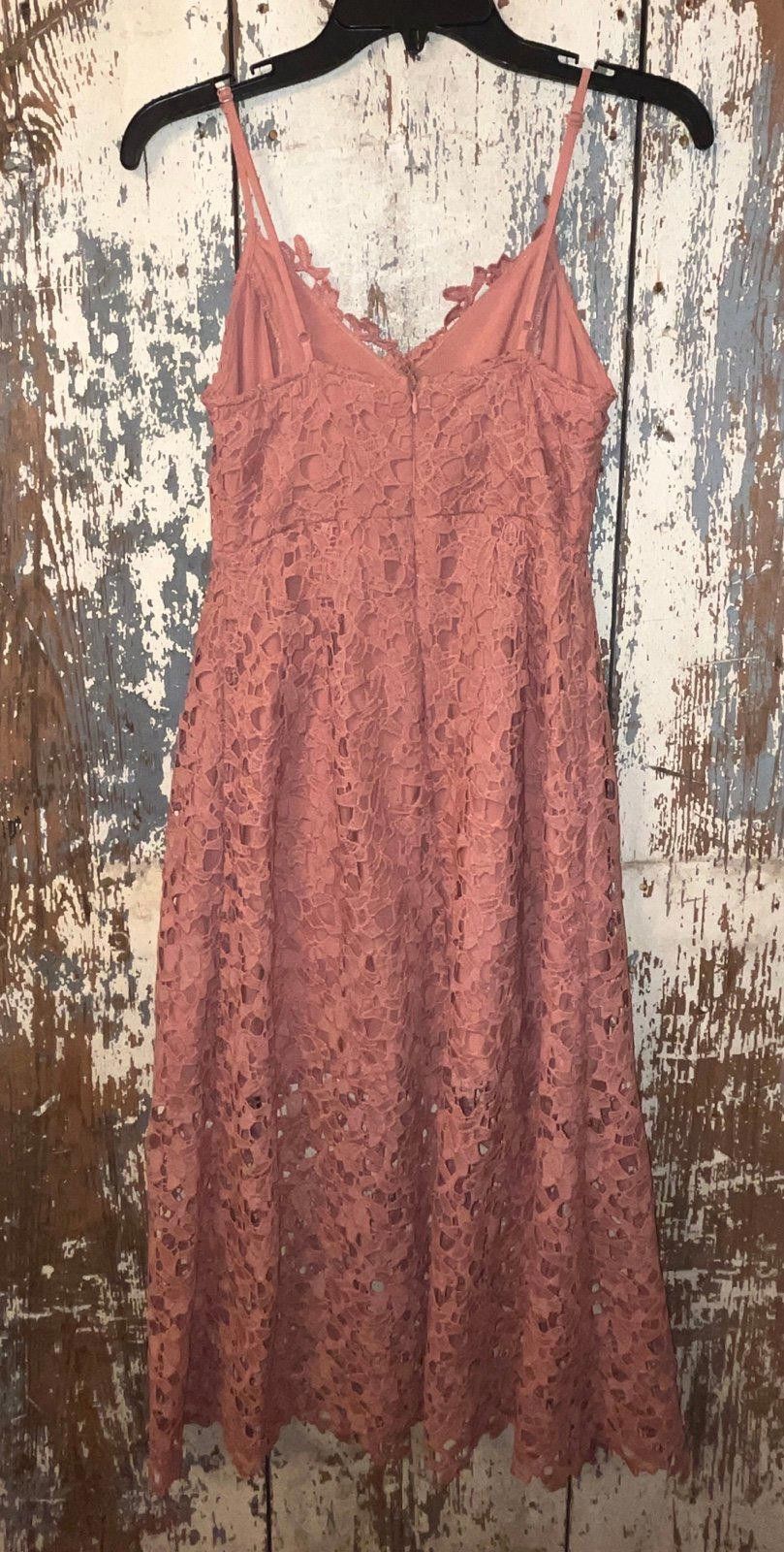 Other ASTR the Label size Small pink lace dress midi Size S / US 4 / IT 40 - 6 Thumbnail