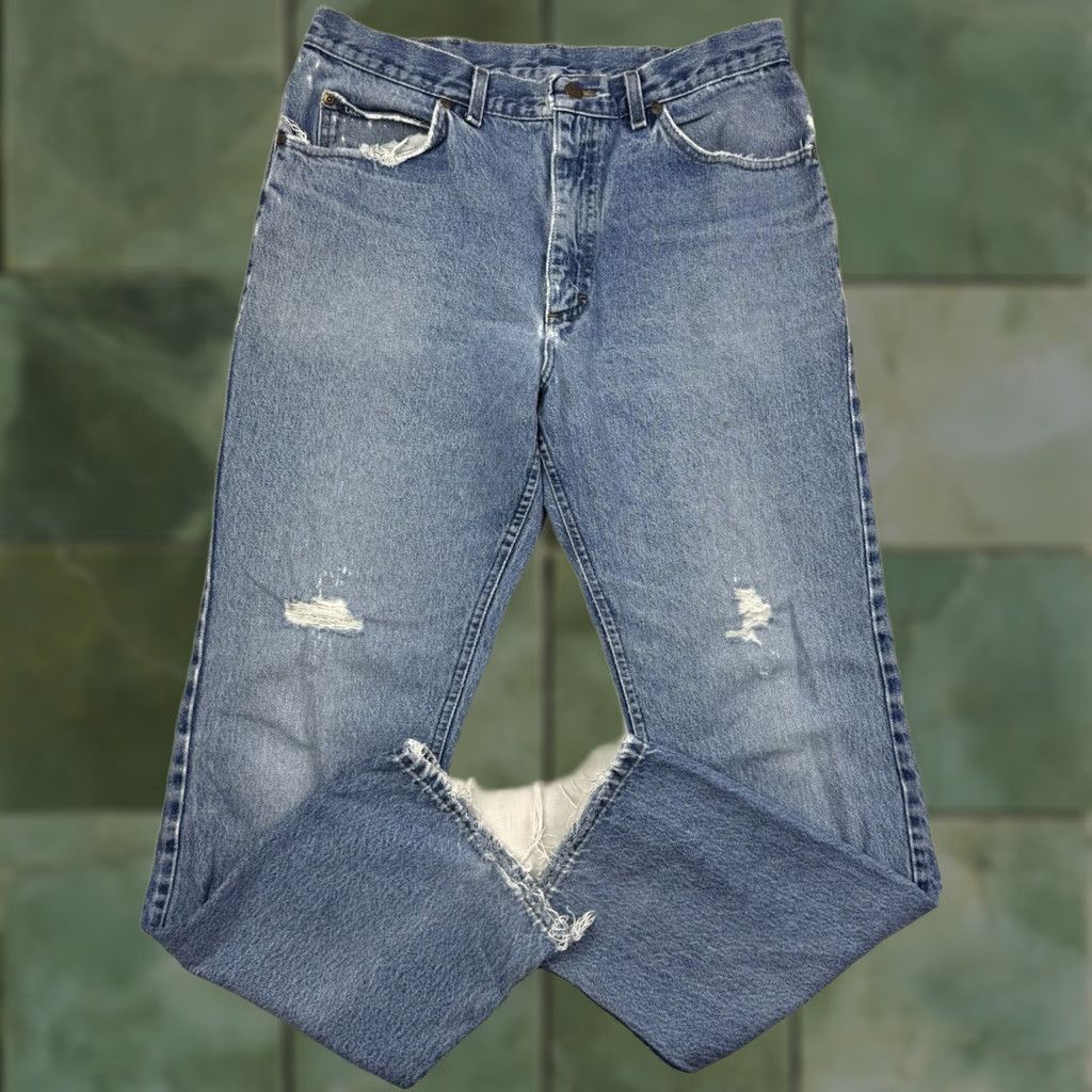 Lee VINTAGE Lee Jeans Men 36x32 Regular Straight USA Blue Cotton 1980s-90s, Worn, Thrashed, Zip, Inseam 32, Made in USA, Leather Patch, Hipster Size US 36 / EU 52 - 1 Thumbnail