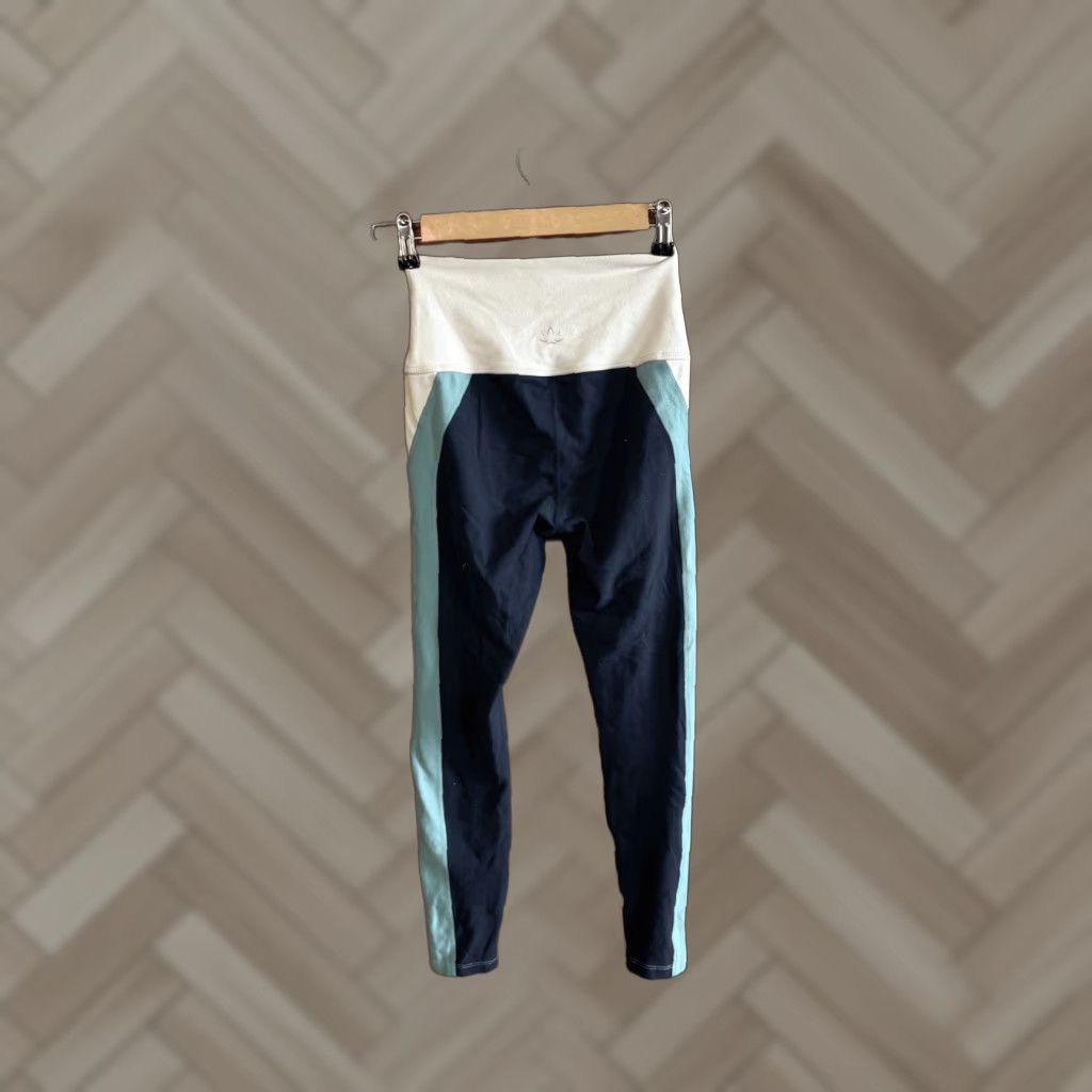 Beyond Yoga Beyond Yoga Womens Cropped Leggings Pants Athletic Size Small Size 28" / US 6 / IT 42 - 1 Thumbnail