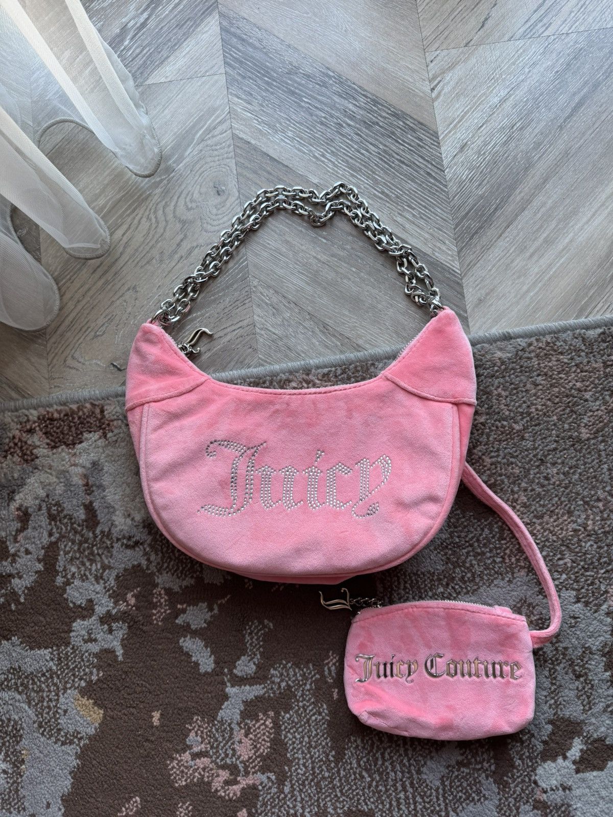 Juicy Couture Juicy Coutre Velour Big logo Pink Y2K shoulder bag Size ONE SIZE - 1 Thumbnail