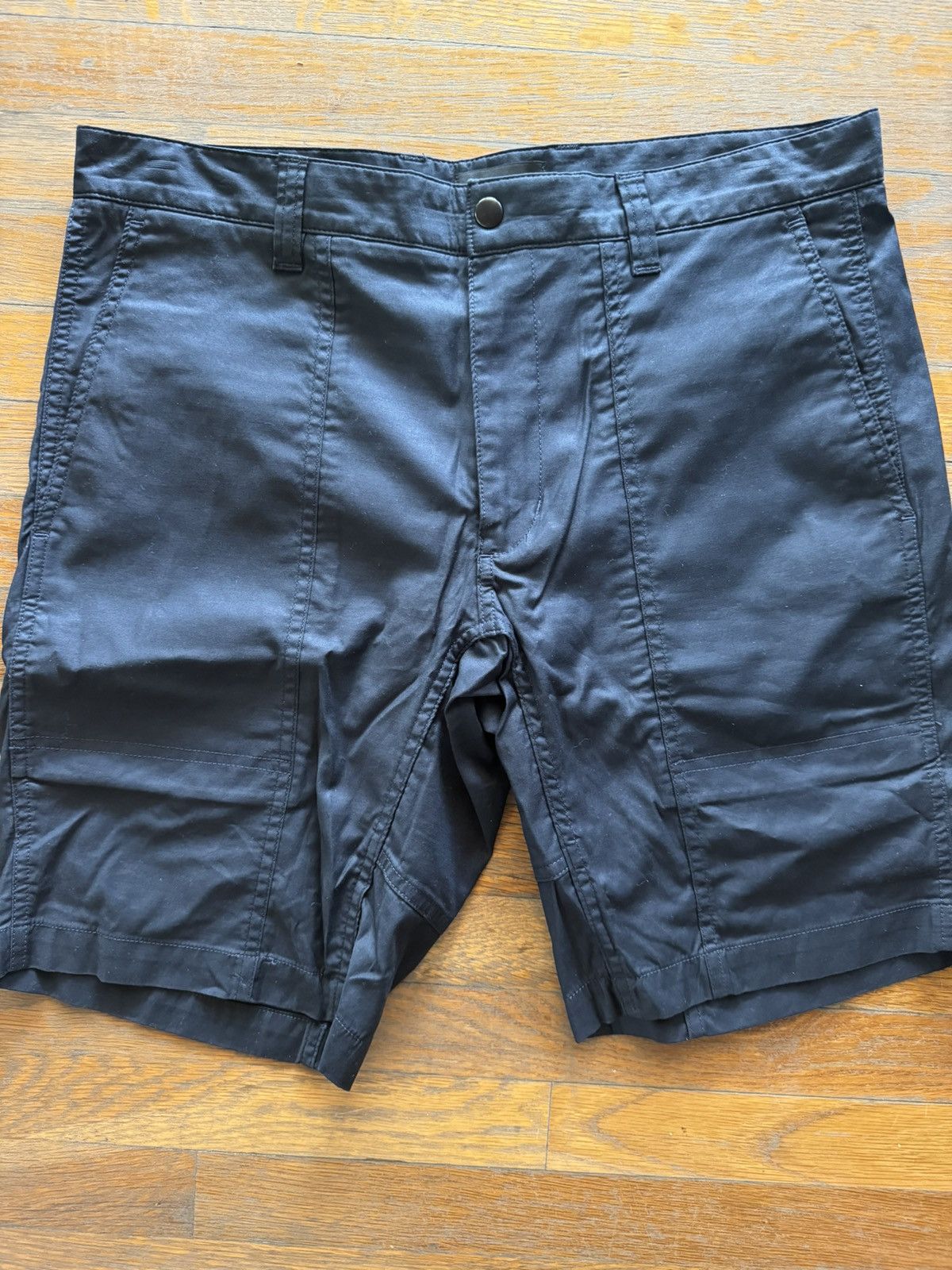 Theory Theory Navy Ditmas Cargo Shorts Size US 32 / EU 48 - 1 Thumbnail