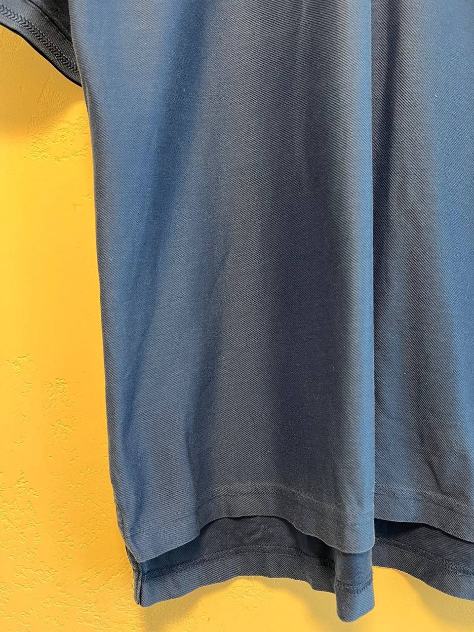 Oakley Vintage Oakley Center Logo Software T-Shirt Button Ups Size US S / EU 44-46 / 1 - 5 Thumbnail