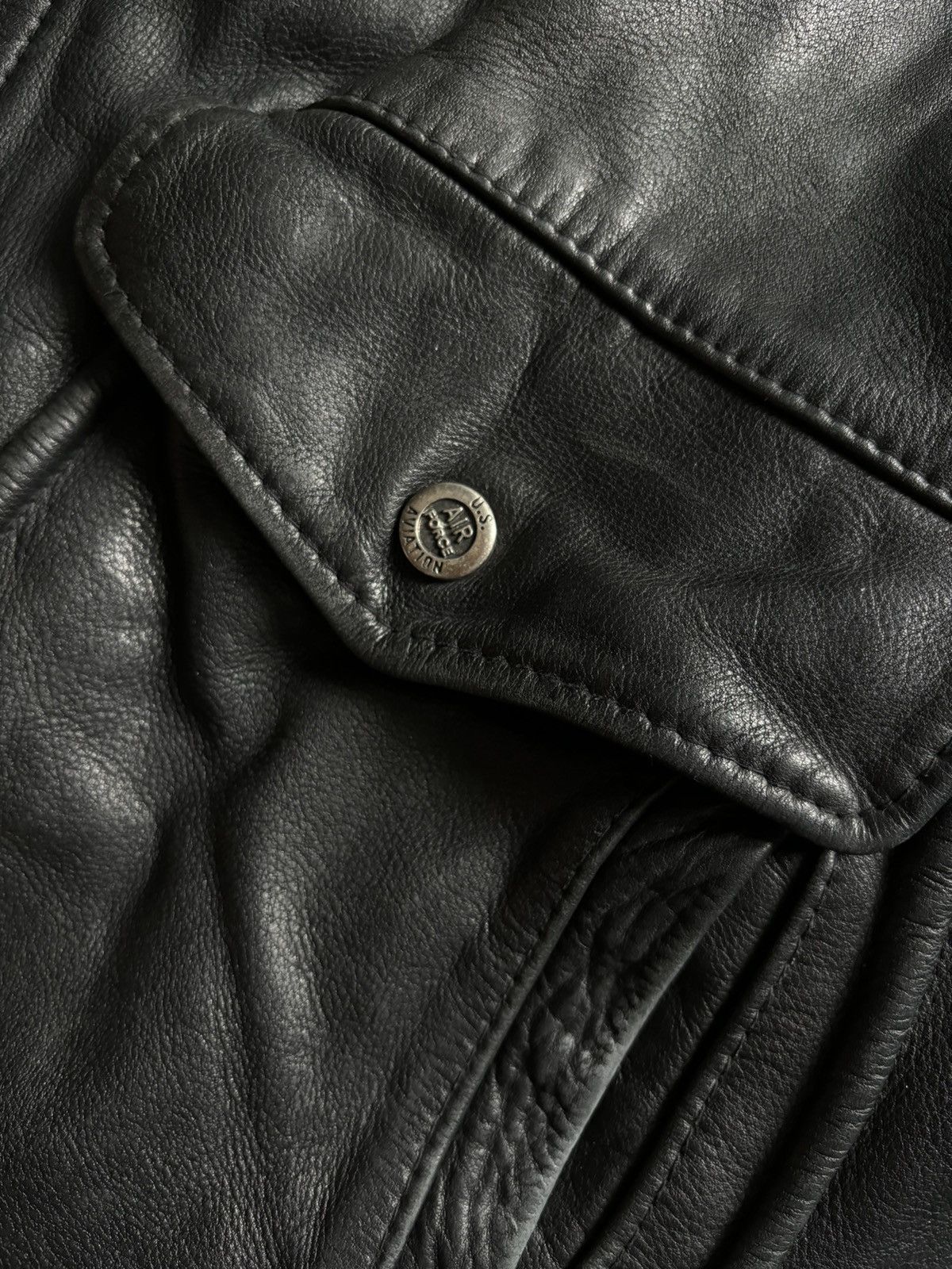 Vintage A-2 vintage Leather aviation bomber jacket 1970s Size US L / EU 52-54 / 3 - 4 Thumbnail