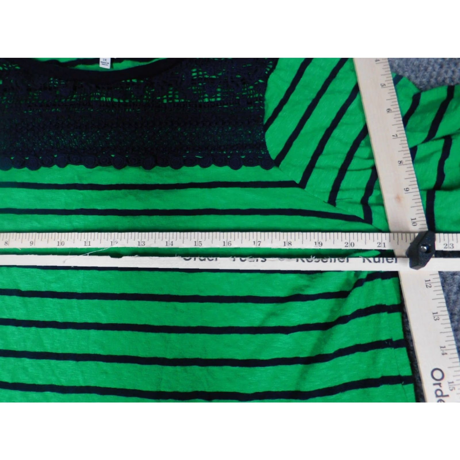 Vintage Crown & Ivy Blouse 1X Plus Green Striped Knit Crew Neck Pullover 3/4 Sleeve Casual Womens Size XL / US 12-14 / IT 48-50 - 4 Thumbnail