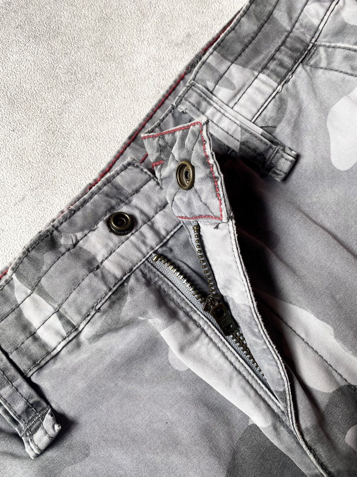 If Six Was Nine Y2K Mossimo Camo Cargo Multipocket Baggy 90s Skater Size US 32 / EU 48 - 11 Thumbnail