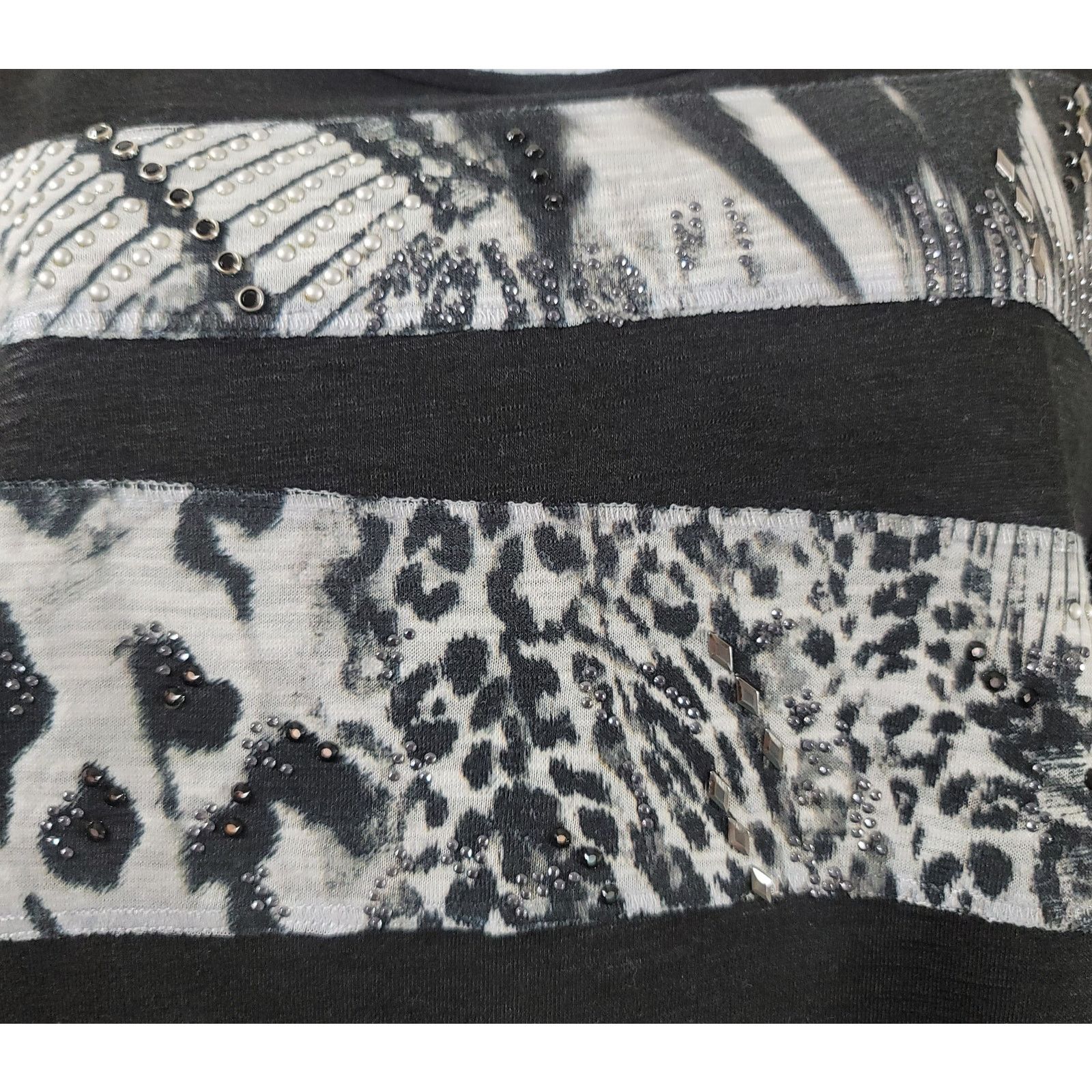 Chicos Chico's Black Gray Animal Print Beading Top 1 Medium NWOT Size M / US 6-8 / IT 42-44 - 5 Thumbnail