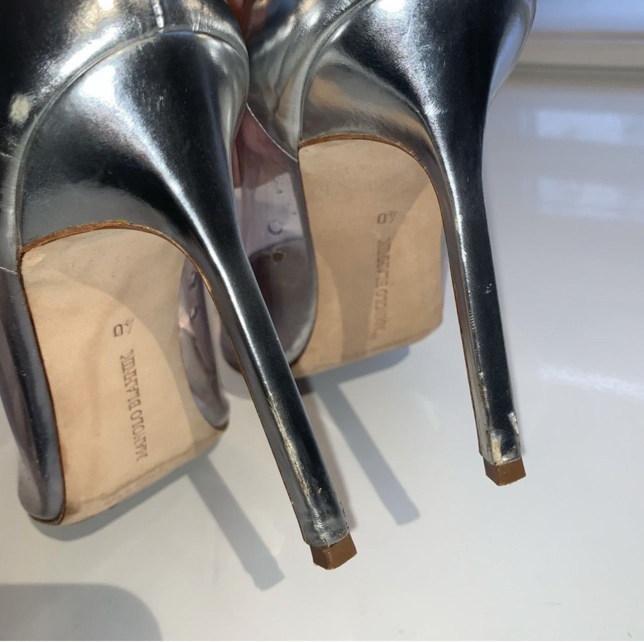 Manolo Blahnik MANOLO BLAHNIK Pacha Pump in clear Pvc and silver captoe Size US 10 / IT 40 - 10 Thumbnail