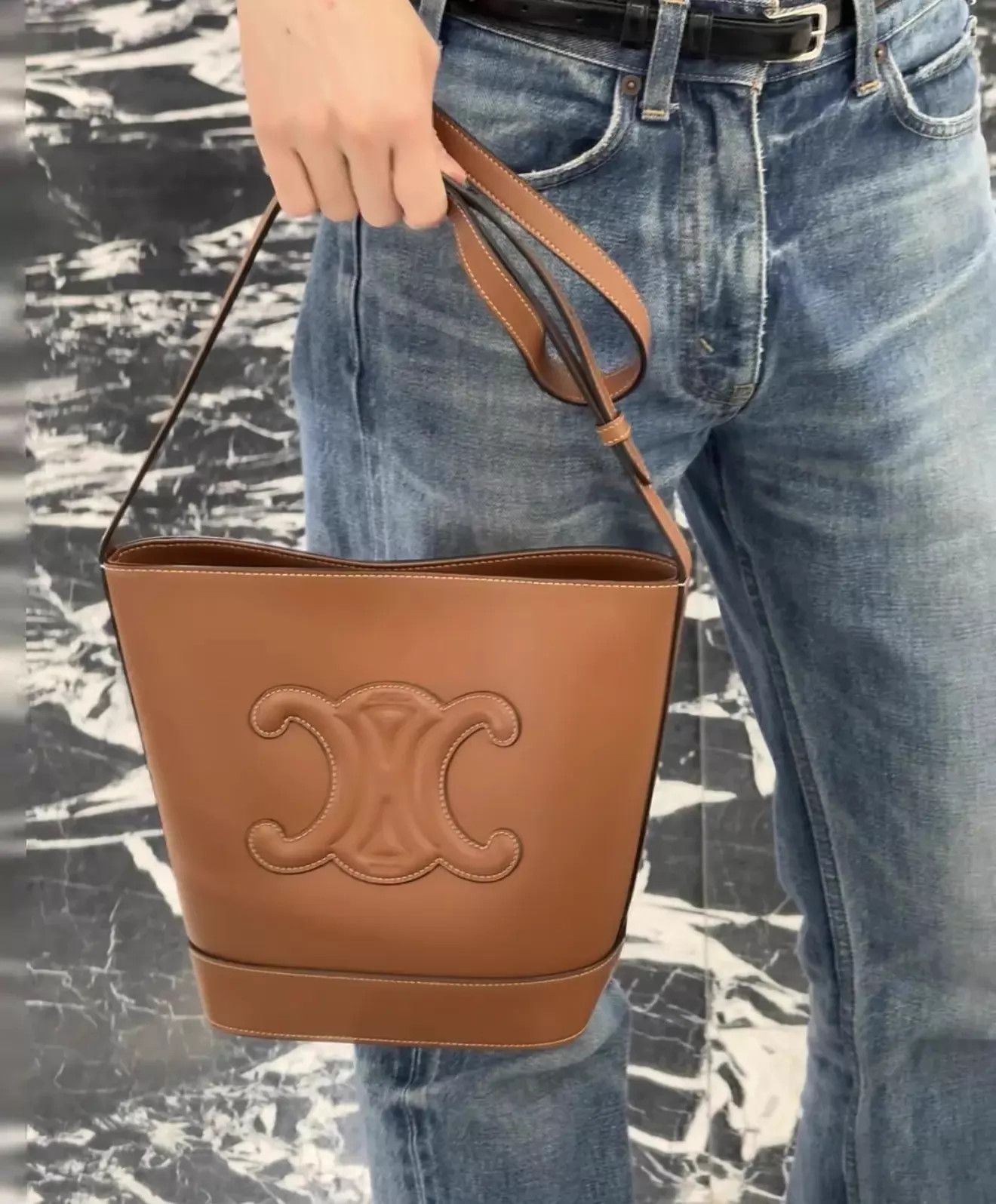 Celine Celine Cuir Triomphe Caramel Small Calfskin Logo Size ONE SIZE - 1 Thumbnail