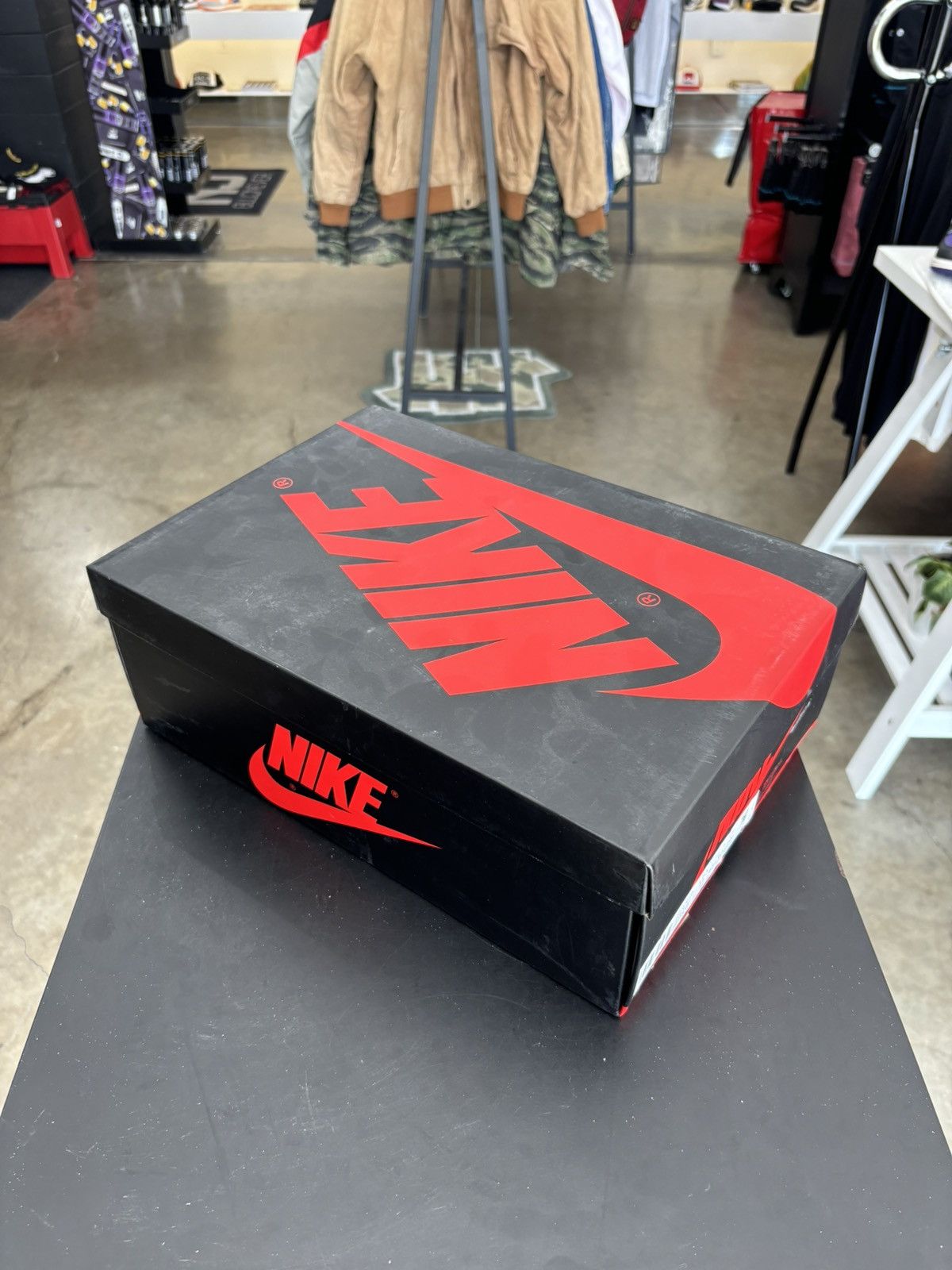Jordan Brand Jordan 1 Defiant White Black Gym Red Sz. 11.5 Size US 11.5 / EU 44-45 - 11 Thumbnail
