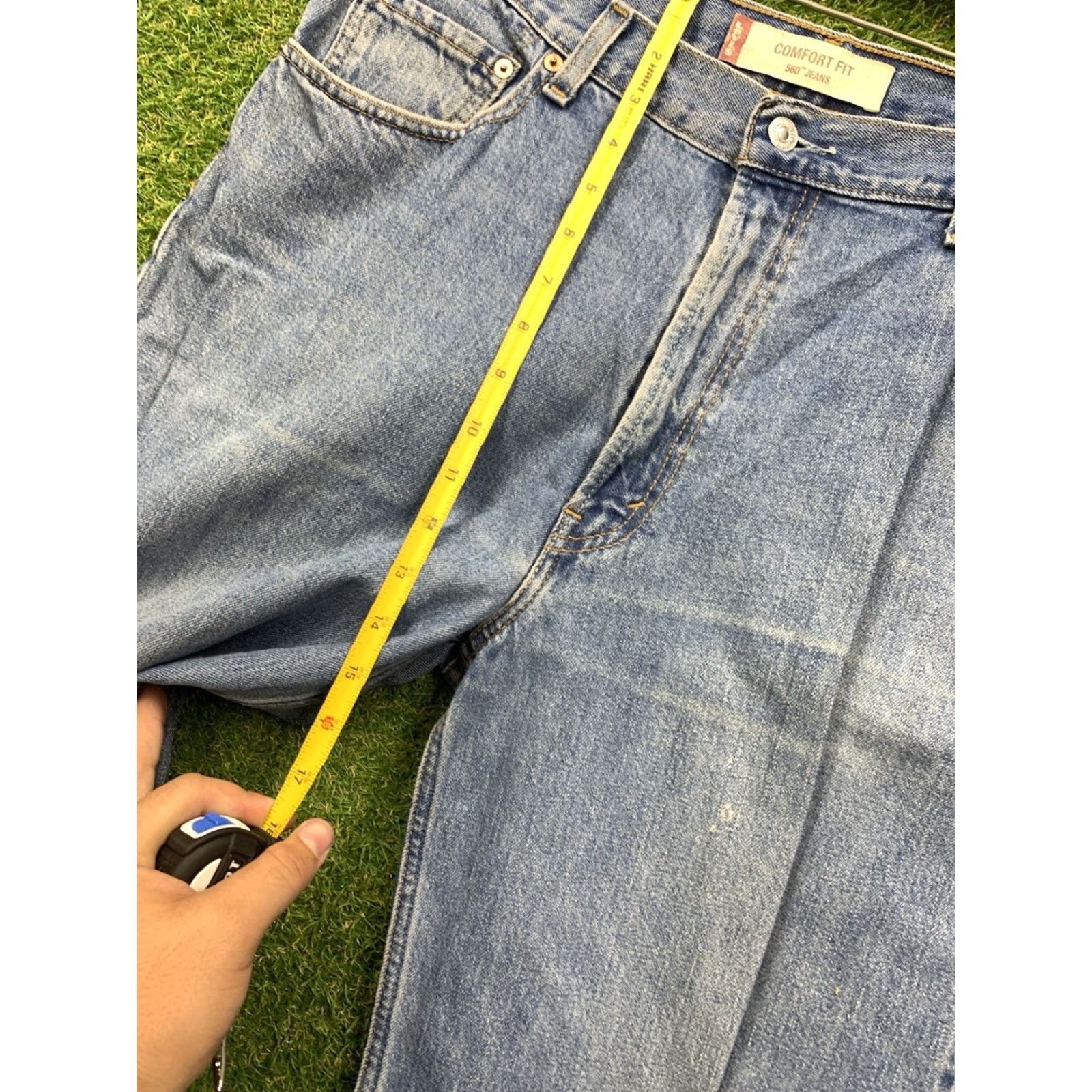 Levi's VINTAGE Levi's 560 Jeans Men's 36x32 Tapered Fit Light Wash Cotton Denim Retro Workwear Size US 36 / EU 52 - 4 Thumbnail