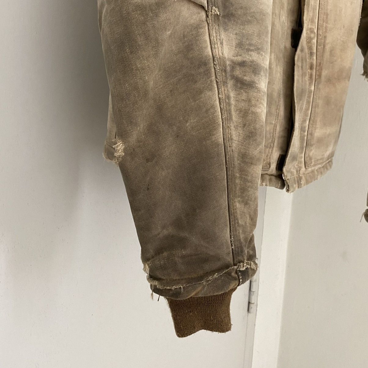 Carhartt Thrashed! VTG 90’s Carhartt Arctic Faded Dirty Work Jacket Size US M / EU 48-50 / 2 - 5 Thumbnail