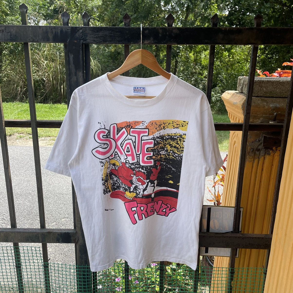 Vintage 🔥Vintage 90s Skate And Frenzy Snowbaord Art Work Promo Tee Size US L / EU 52-54 / 3 - 1 Thumbnail