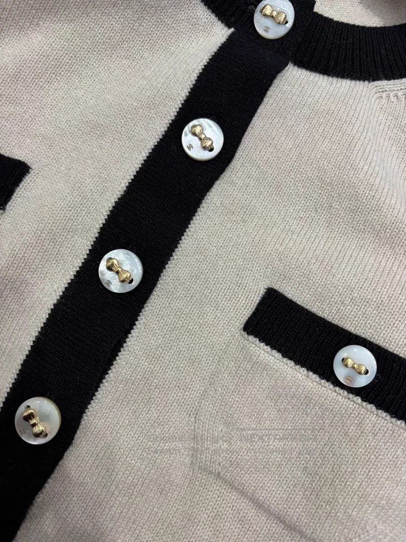Chanel Chanel Beige black-edged colour-blocked knitted sweater Size XS / US 0-2 / IT 36-38 - 3 Thumbnail