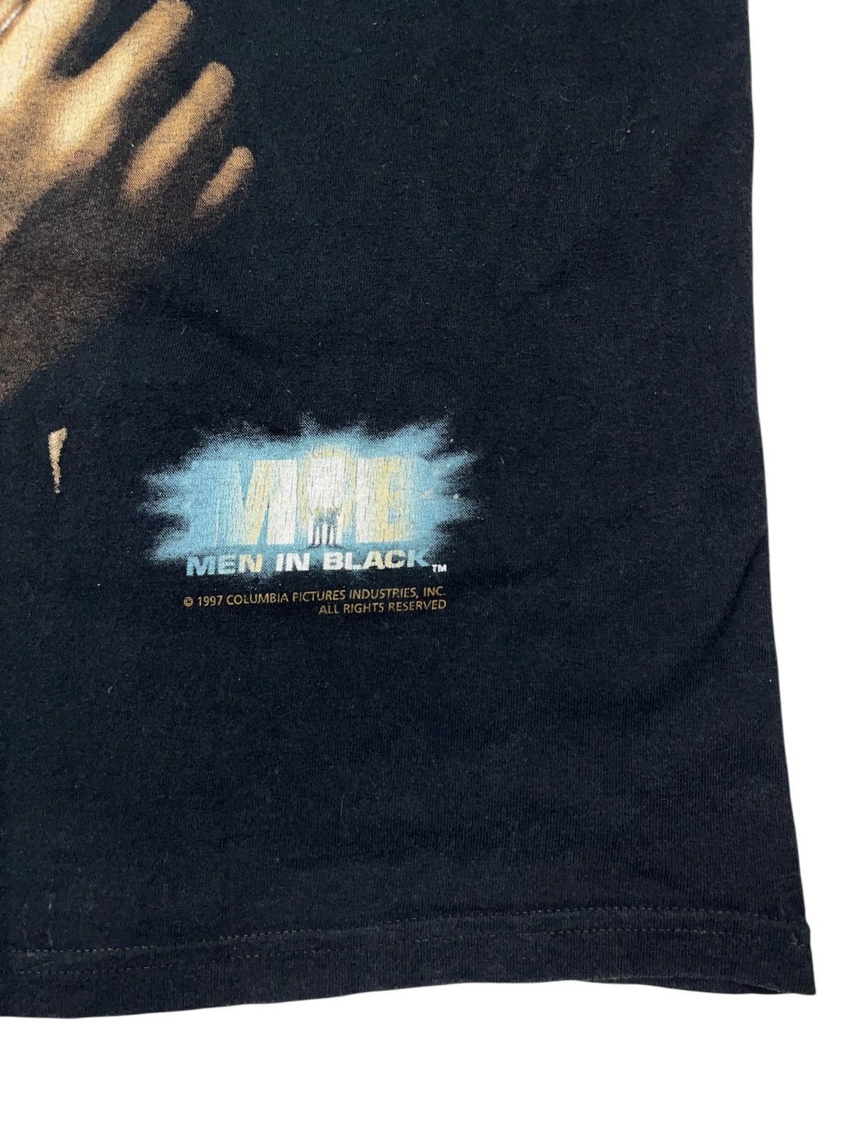 Vintage Vintage 1997 Men In Black Movie Promo Will Smith Gun T-shirt Size US M / EU 48-50 / 2 - 4 Thumbnail
