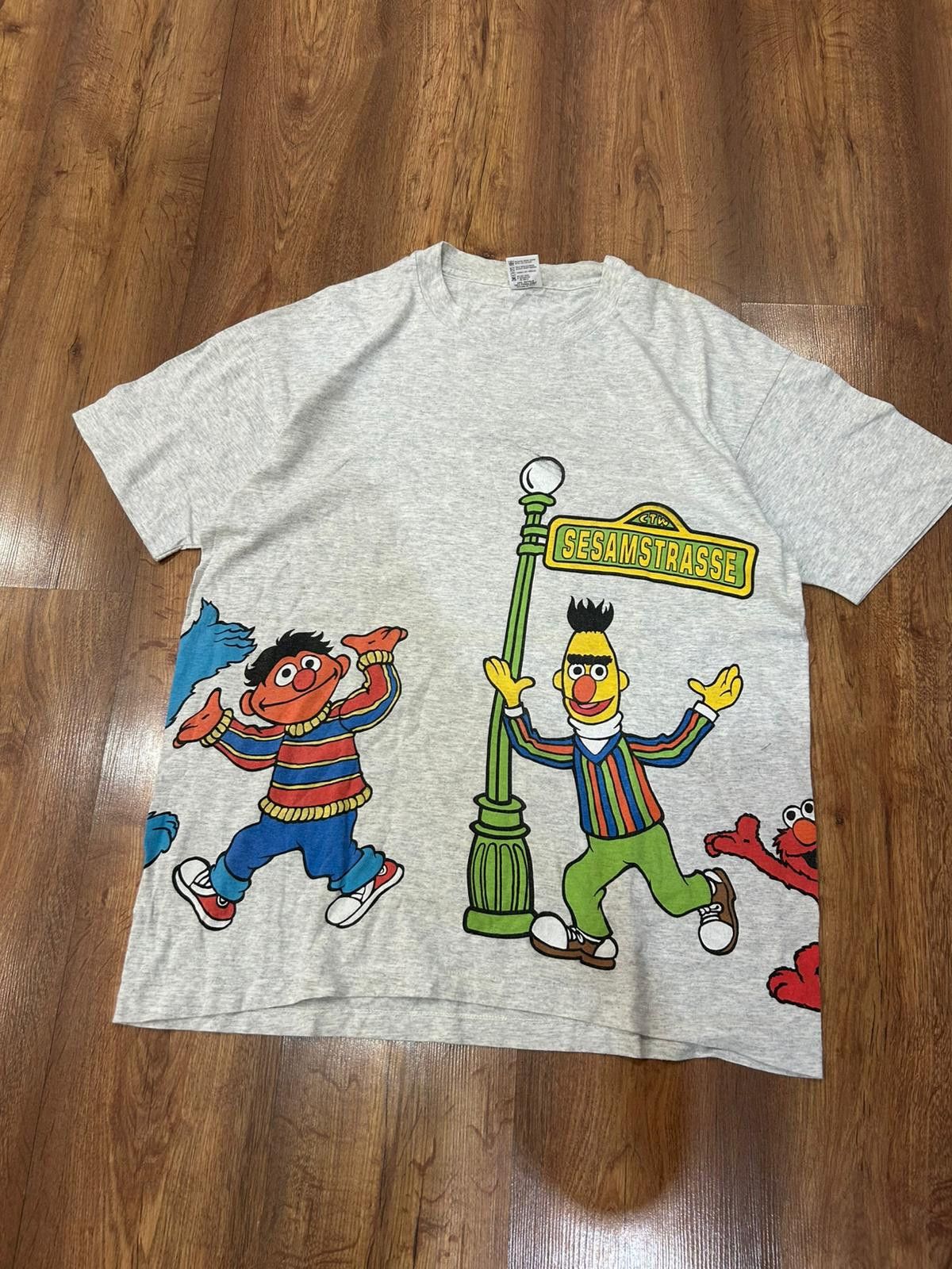 Vintage Vintage Sesame Street Tee Bert Ernie Cookie Monster Size US XL / EU 56 / 4 - 3 Thumbnail
