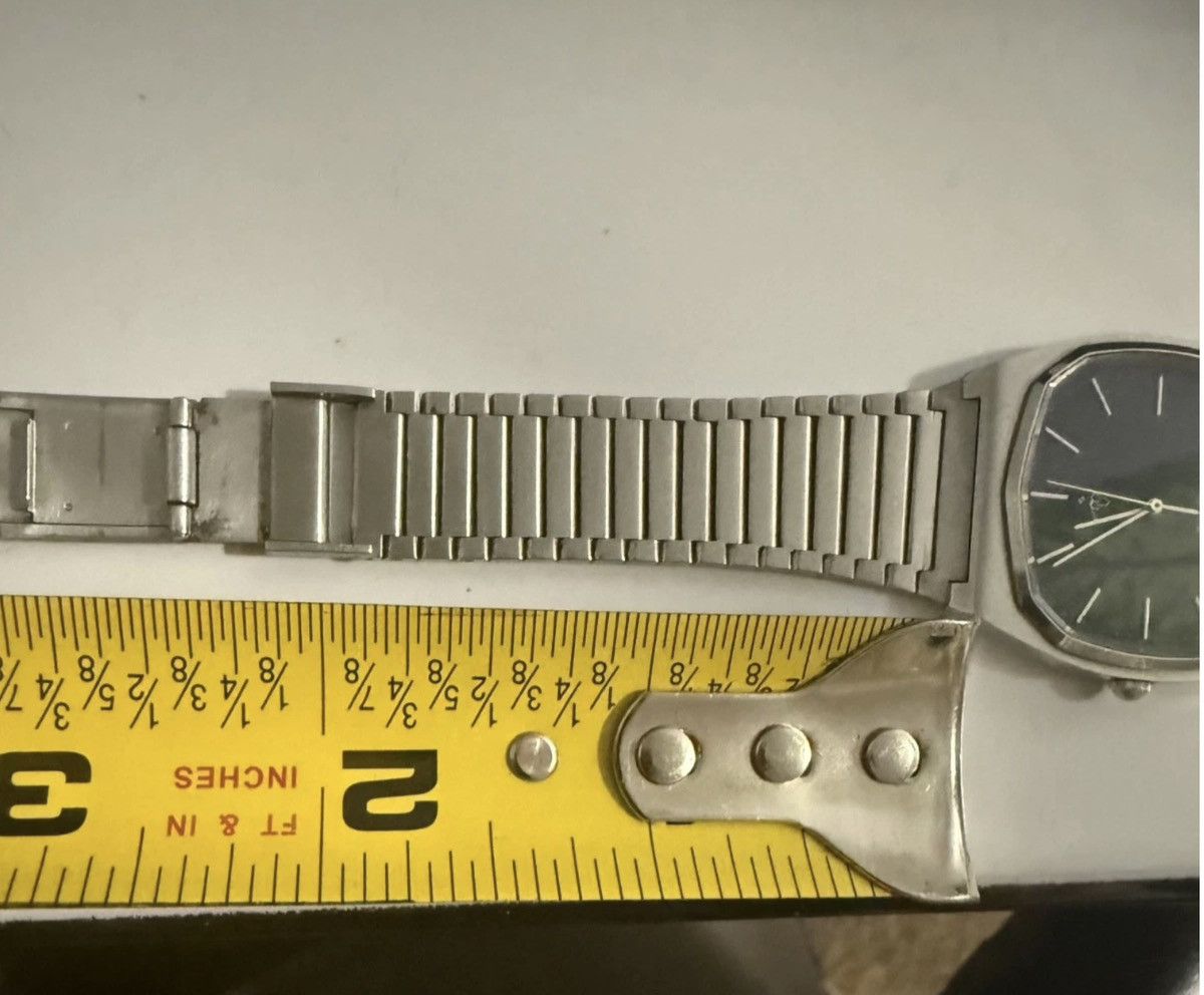 Seiko Vintage 1977 Seiko Quartz 7830-5060 Navy Dial Men's Watch Size ONE SIZE - 8 Thumbnail