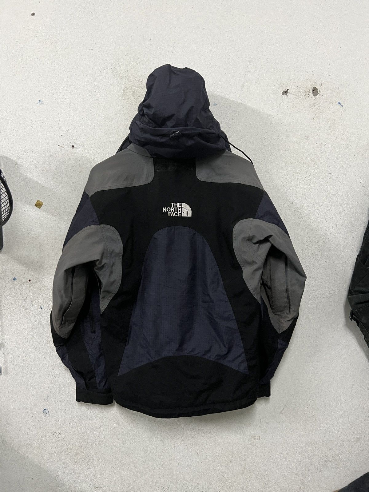 The North Face Vintage The North Face Rare Design Size US M / EU 48-50 / 2 - 2 Thumbnail
