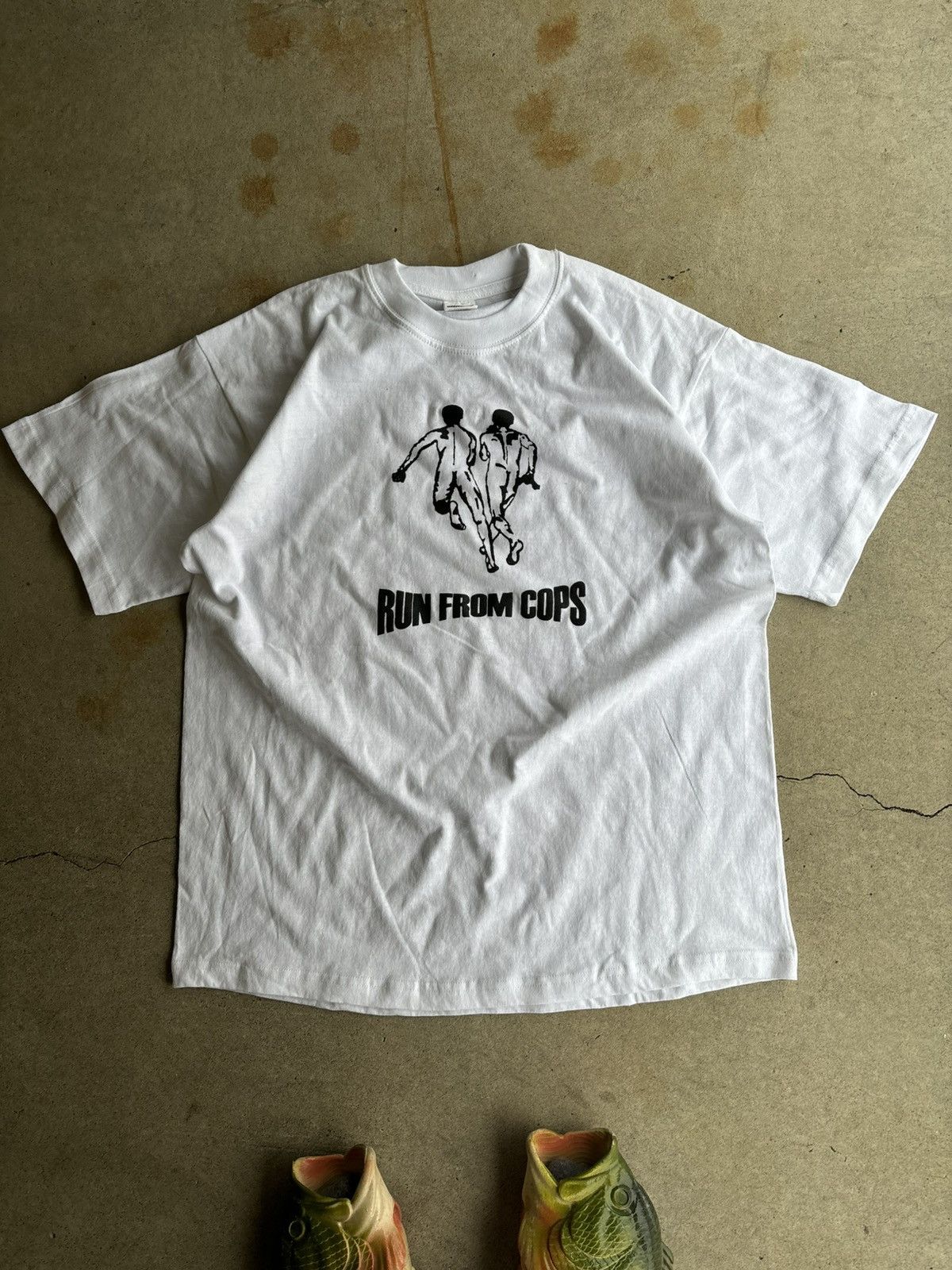 Vintage Crazy 90s Run From Cops Humorous Boxy White Grunge Tee Size US XL / EU 56 / 4 - 1 Thumbnail