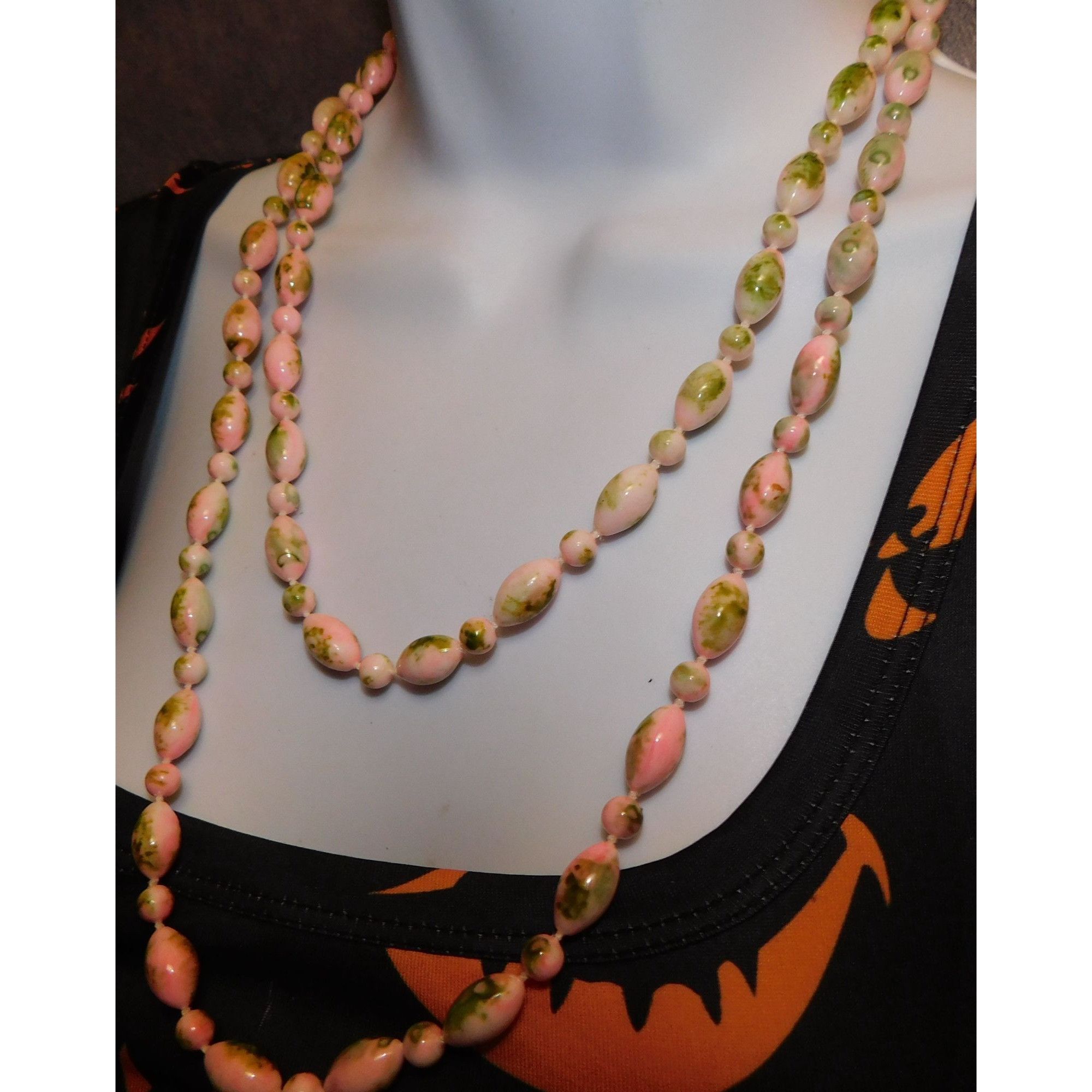 Other Spring Themed Pink And Green Abstract Beaded Necklace Size ONE SIZE - 5 Thumbnail