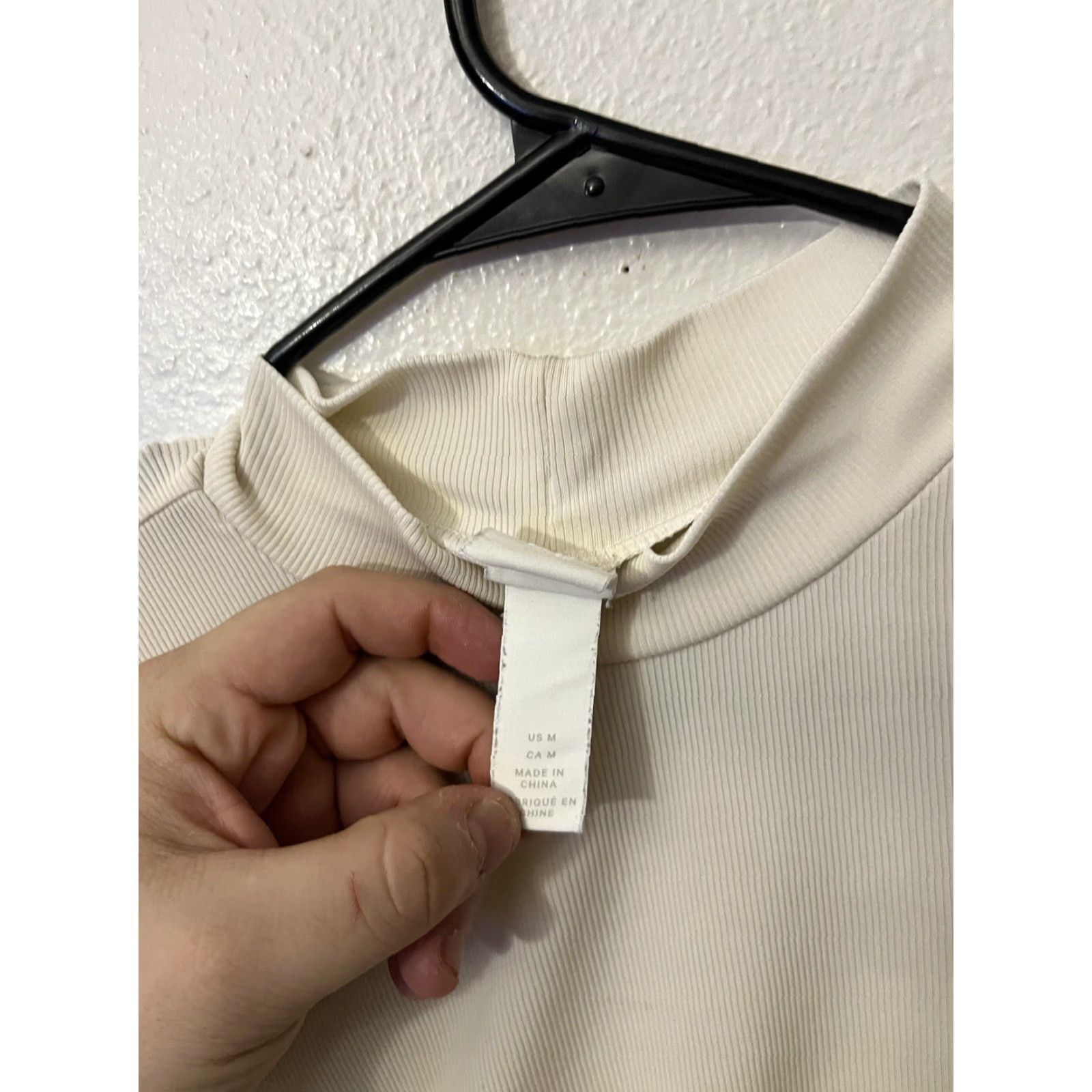 H&M H&M Woman Blouse Medium L-S Stretch Mock Neck Casual Comfort Ivory Size M / US 6-8 / IT 42-44 - 2 Thumbnail