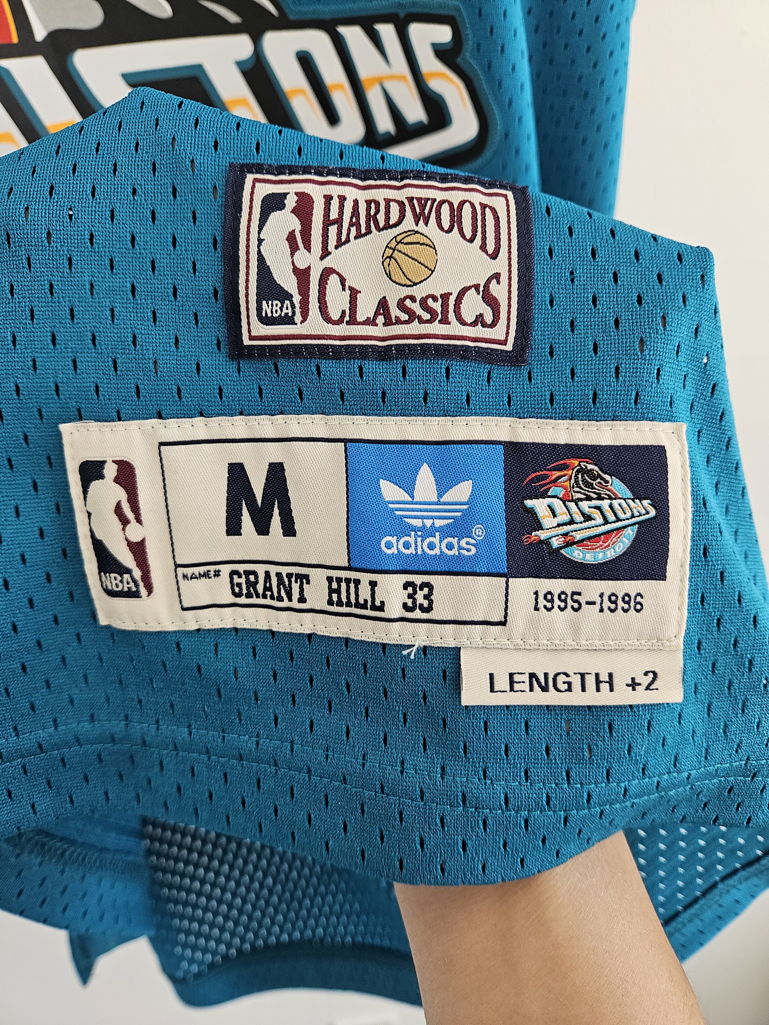 Adidas Grant Hill Detroit Pistons 1995-96 Jersey Size US M / EU 48-50 / 2 - 4 Thumbnail