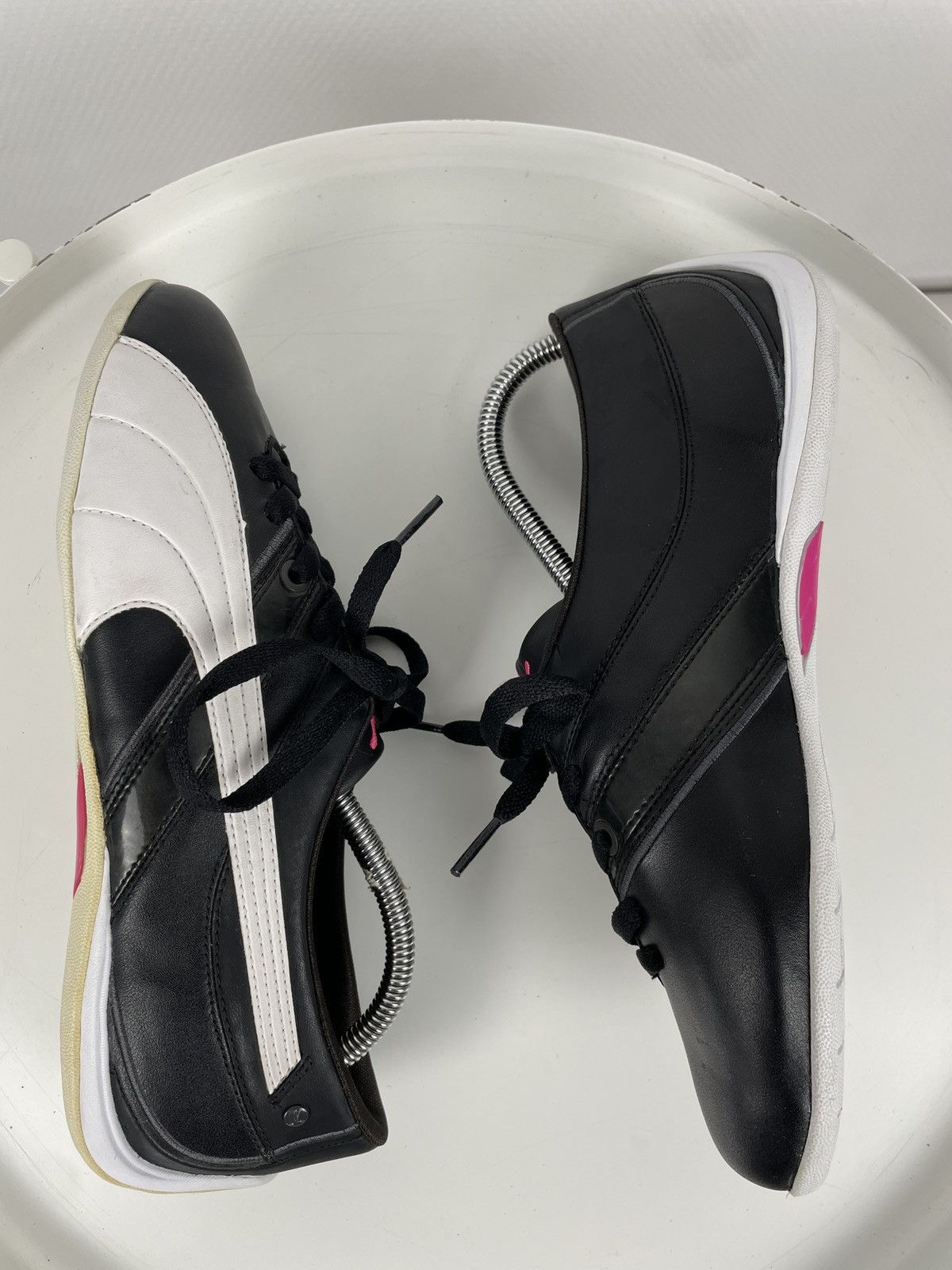 Ferrari × Puma Deatstock Rare Y2K Jet Speed Cat Leather Black Laces Low Moto Sneakers Shoes Size US 8.5 / IT 38.5 - 10 Thumbnail