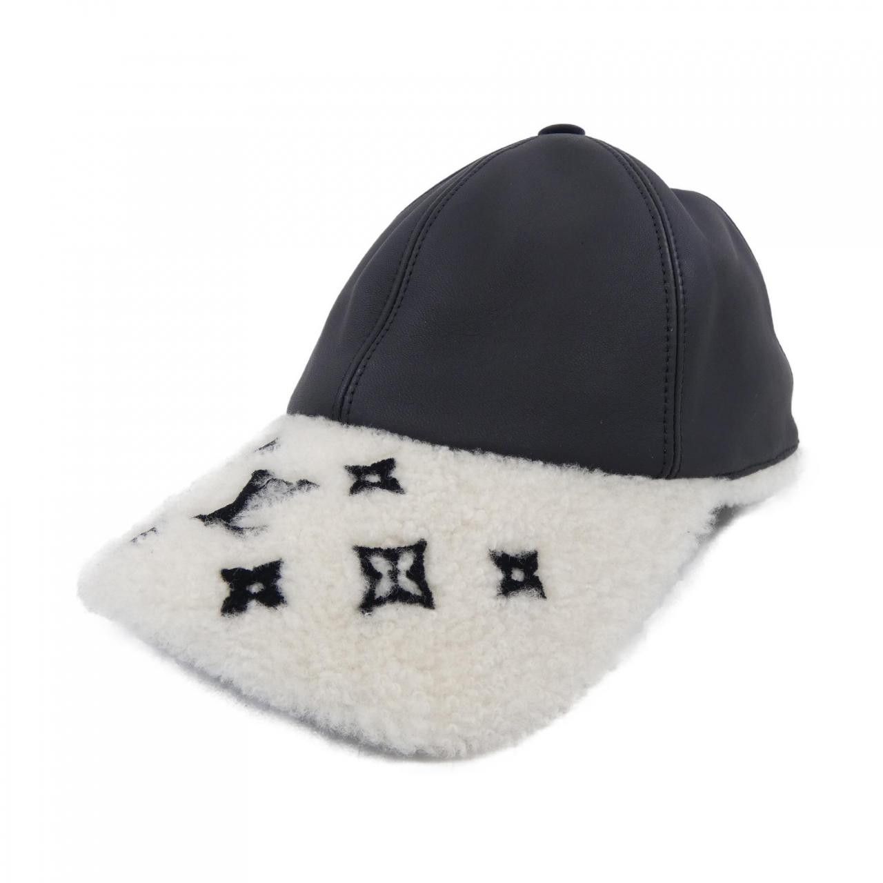 Louis Vuitton Louis Vuitton Louis Vuitton Shearling Visor Cap Fur Hats M00493 DUTY FREE for USA Size ONE SIZE - 1 Thumbnail