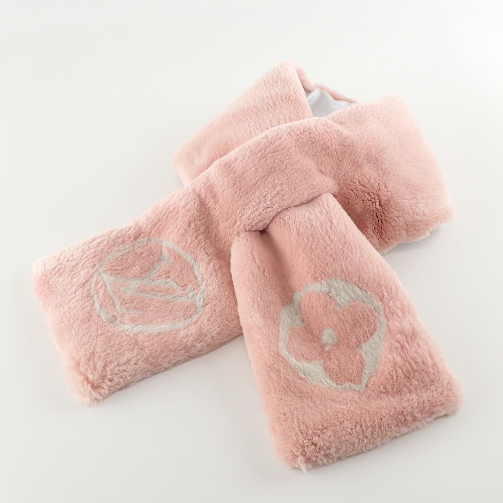 image of Louis Vuitton Beaver Fur Muffler Scarf in Pink, Women's